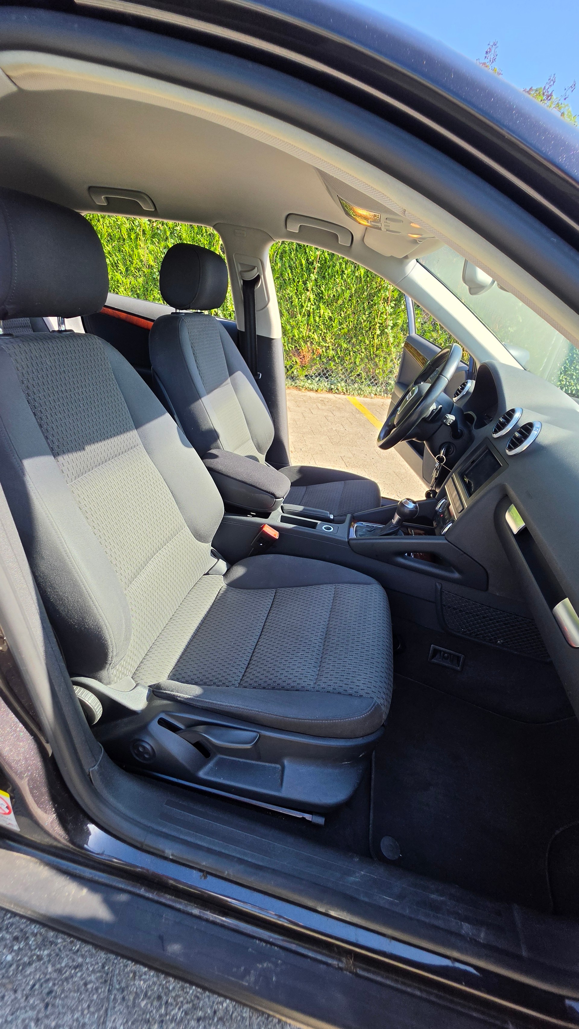 AUDI 1.8 16V T FSI Ambiente S-Tr-image-5