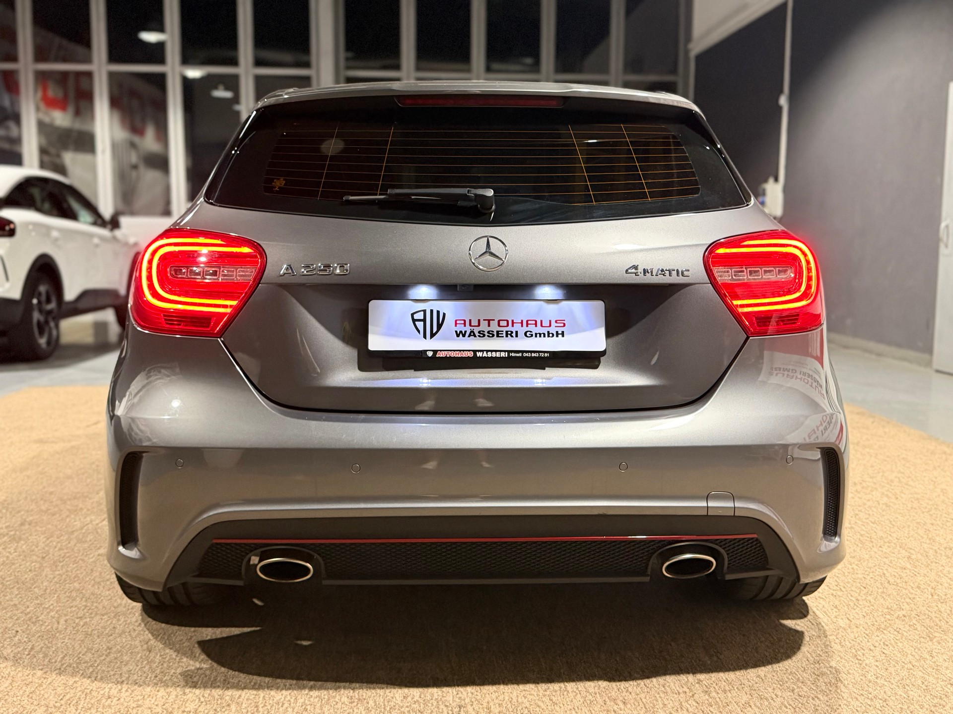 MERCEDES-BENZ A 250 AMG Line 4Matic 7G-DCT-image-3
