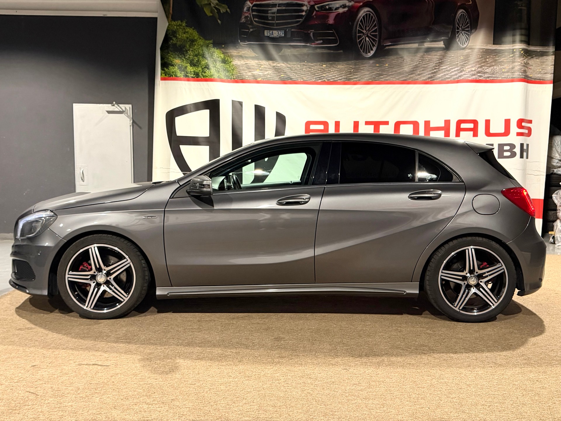 MERCEDES-BENZ A 250 AMG Line 4Matic 7G-DCT-image-5
