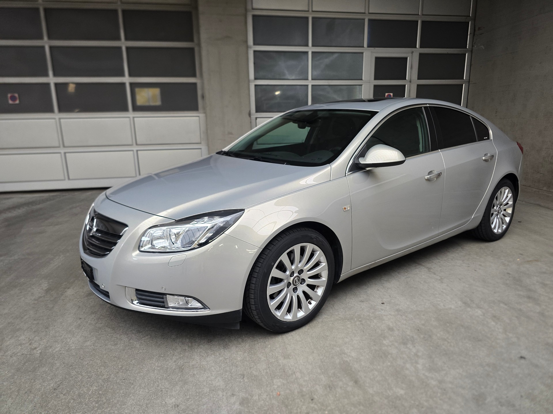 OPEL Insignia 2.0 Turbo Sport 4WD Automatic-image-0