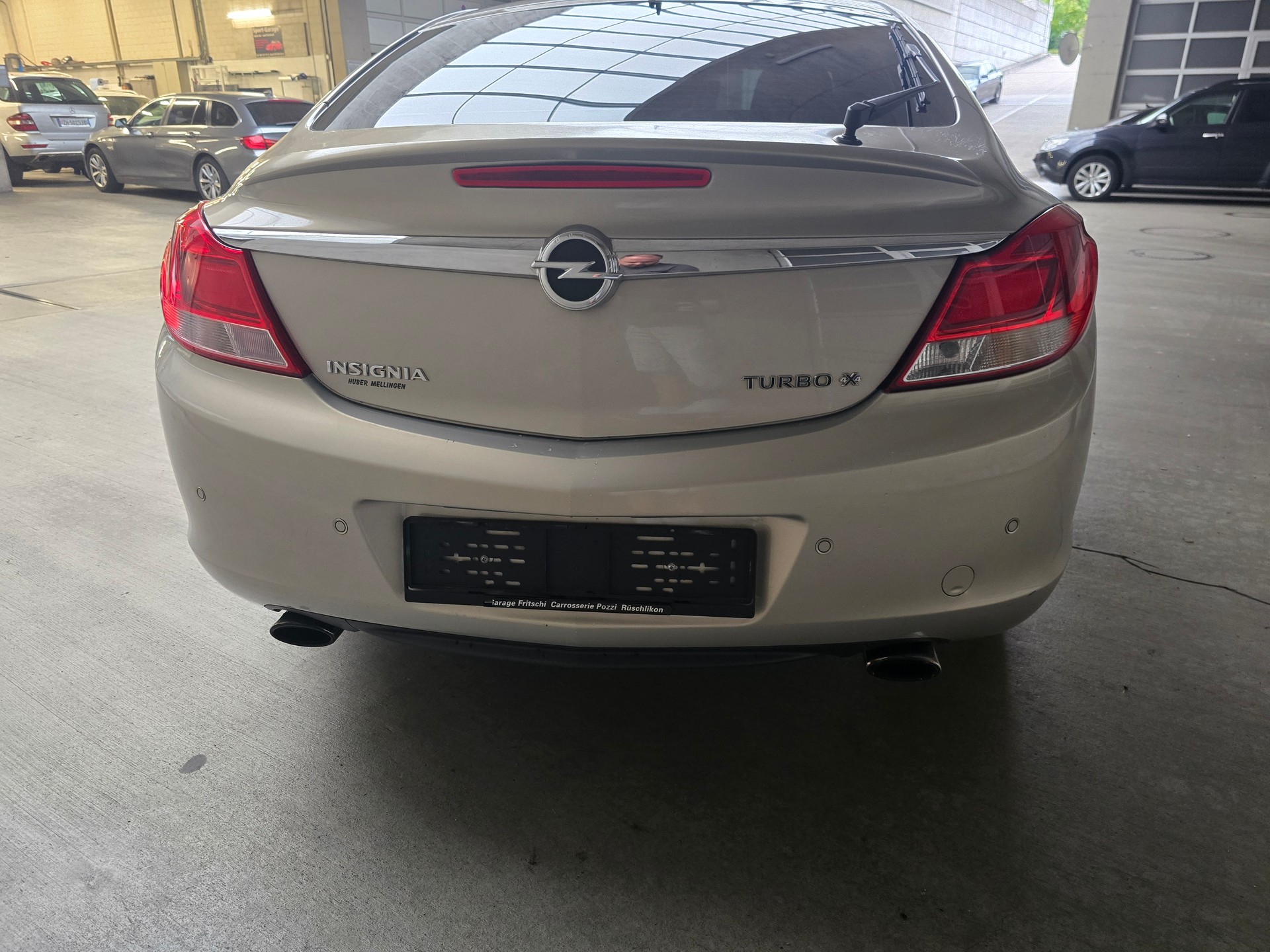 OPEL Insignia 2.0 Turbo Sport 4WD Automatic-image-4