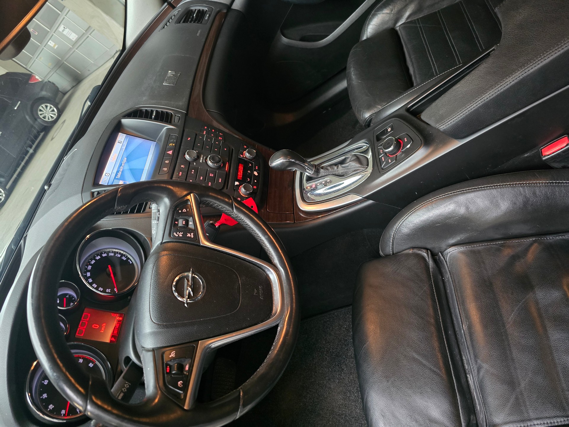 OPEL Insignia 2.0 Turbo Sport 4WD Automatic-image-6
