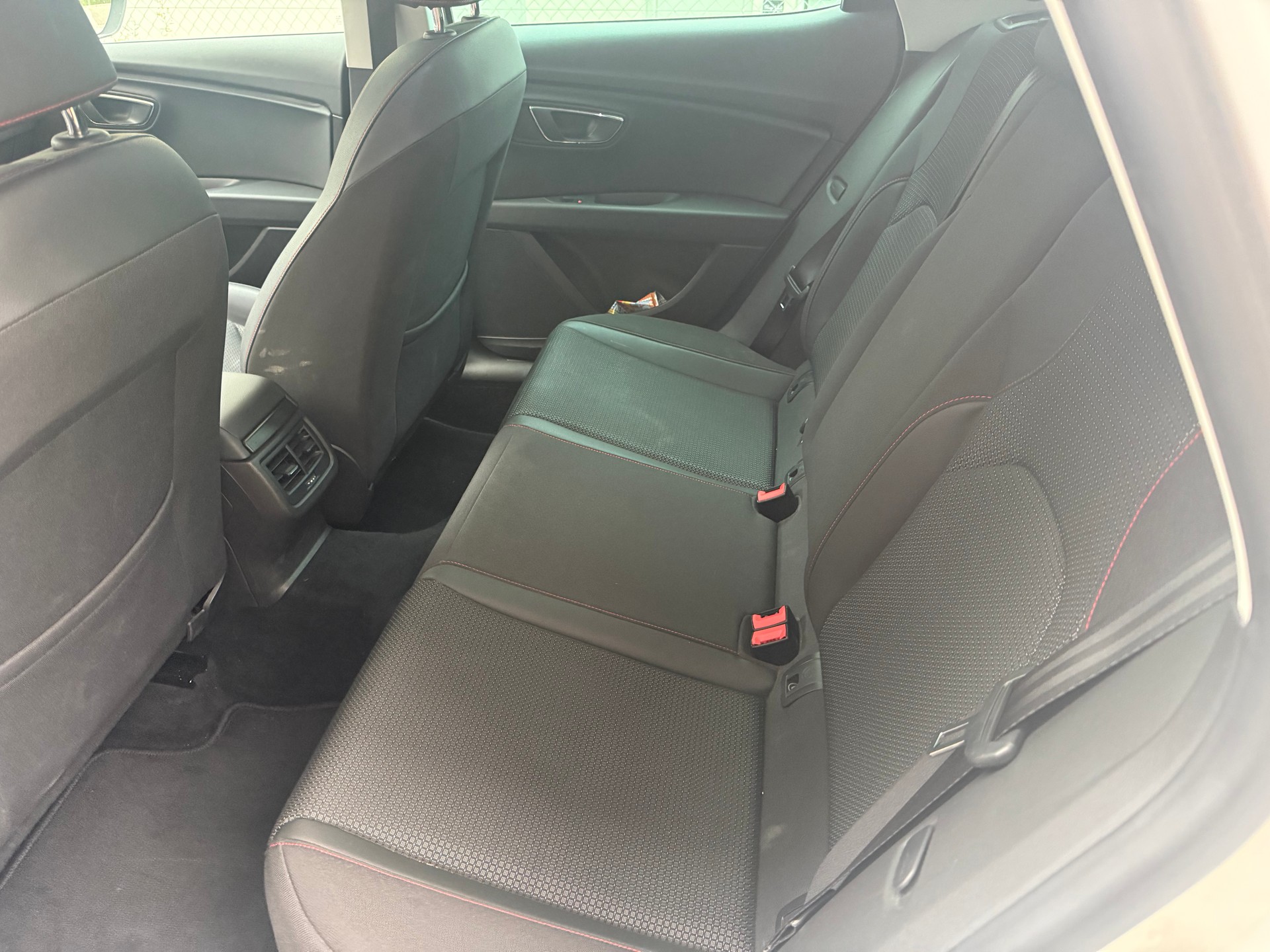 SEAT Leon 1.4 TSI FR-image-6