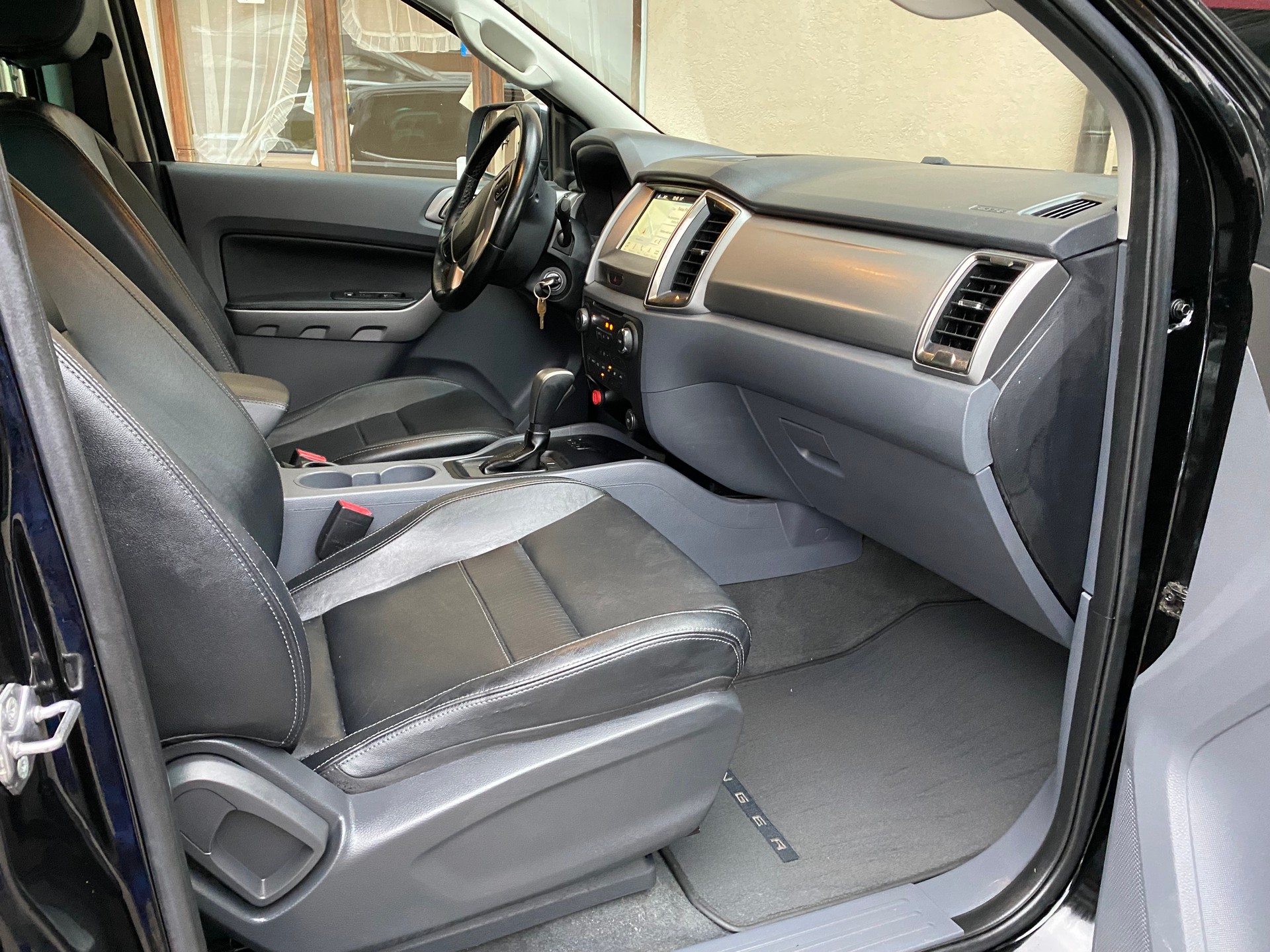 FORD Ranger LTD 3.2 TDCi 4x4 A-image-5