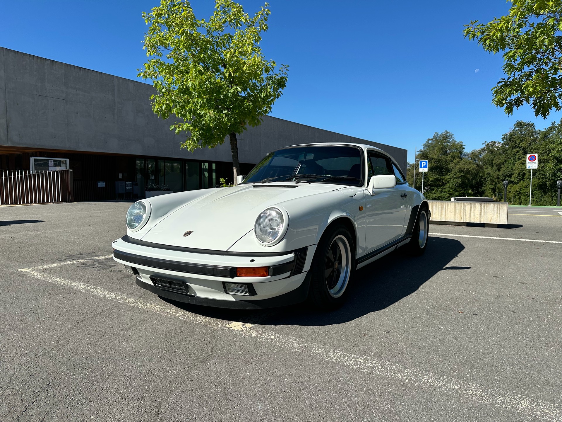 PORSCHE 3.2 Carrera-image-4
