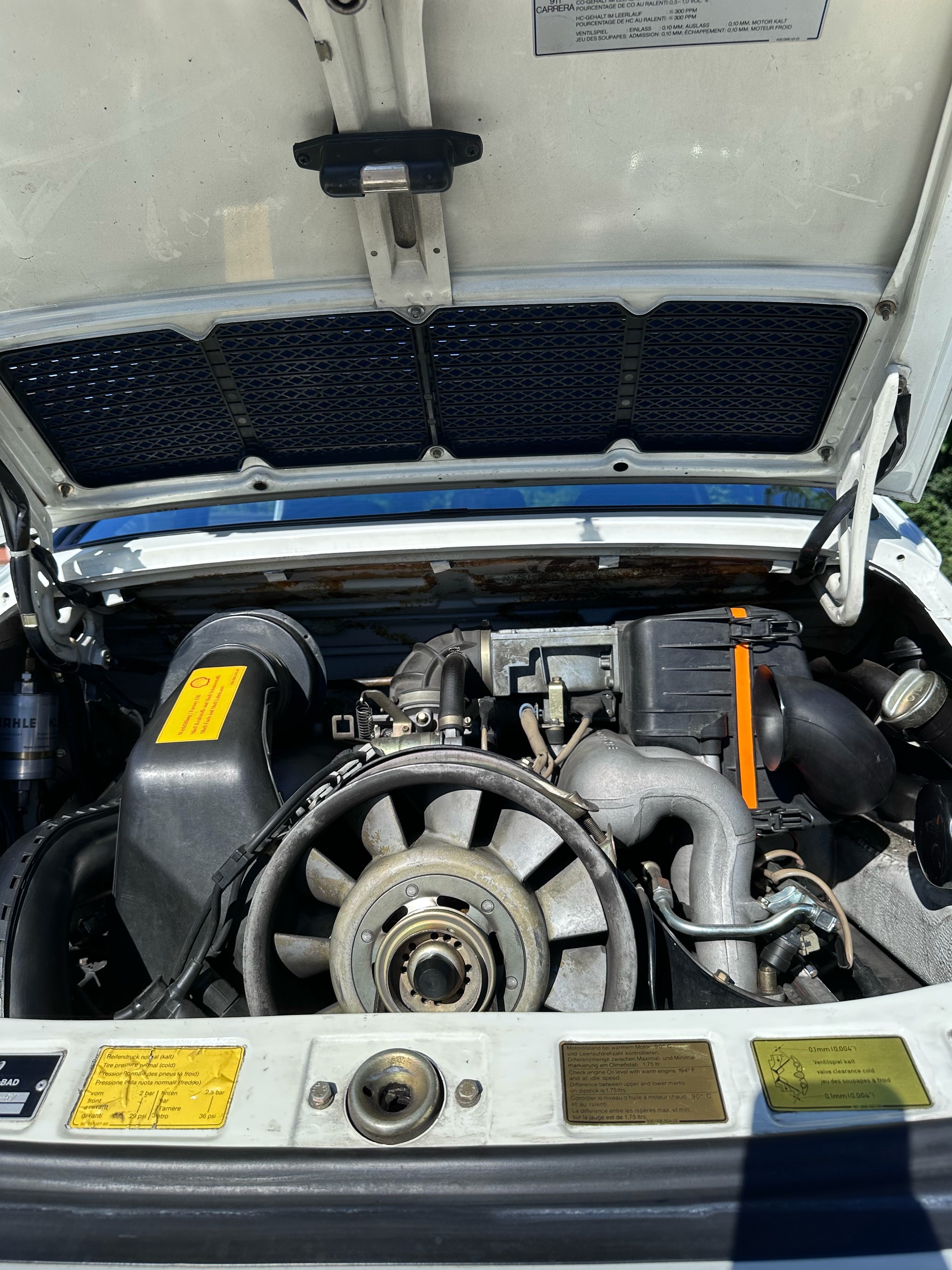 PORSCHE 3.2 Carrera-image-2