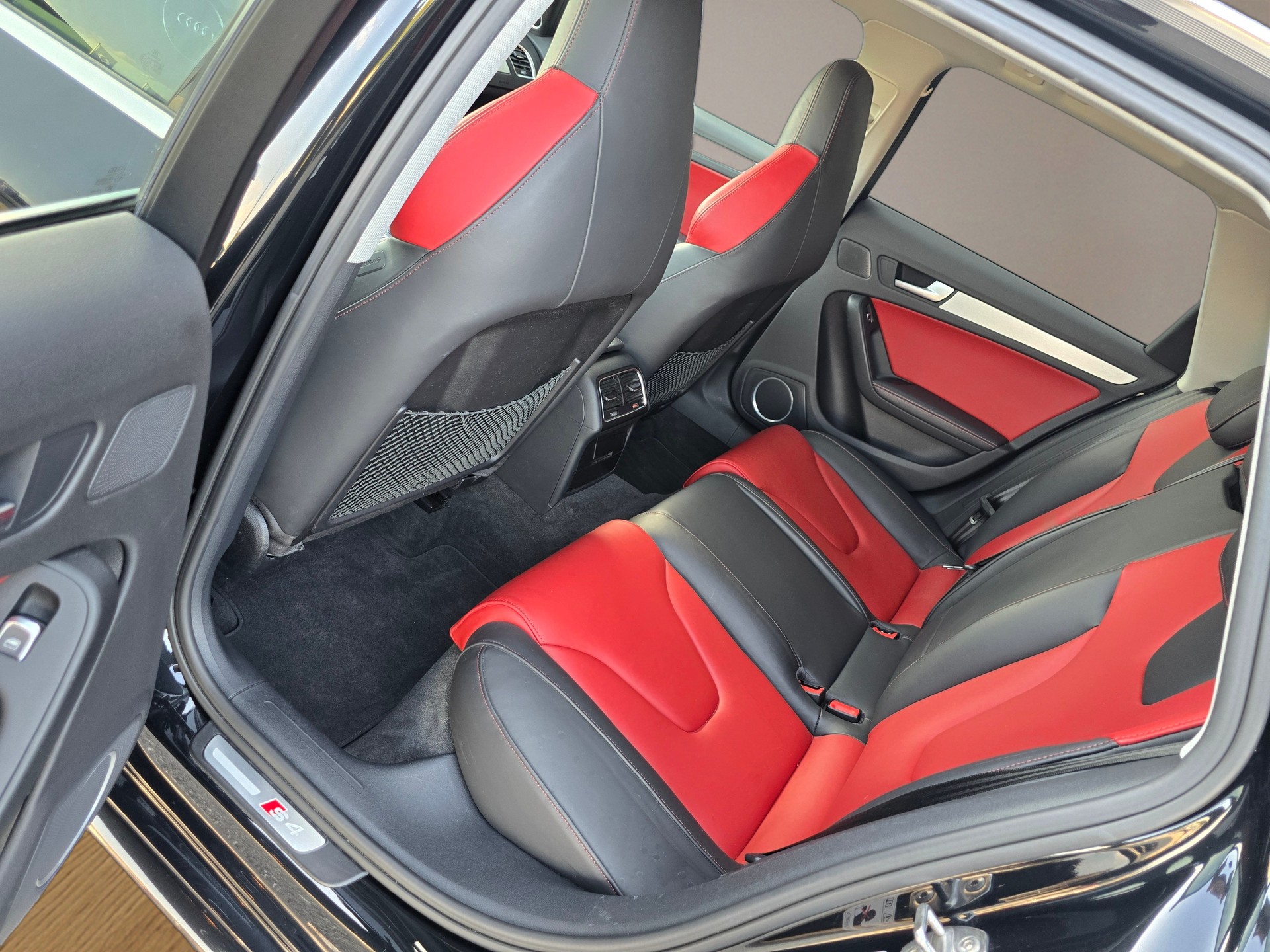 AUDI S4 Avant 3.0 TFSI quattro S-tronic-image-5