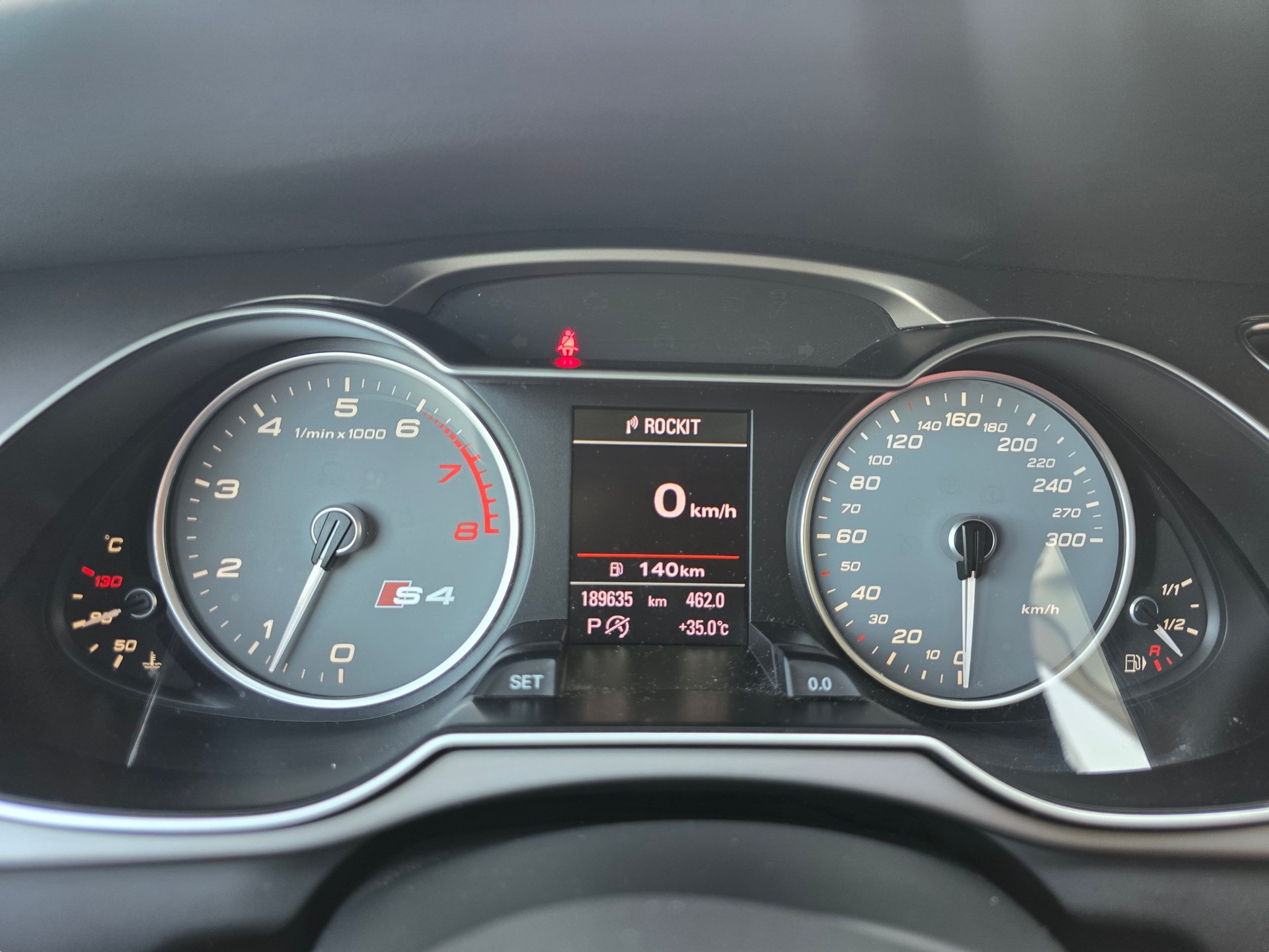 AUDI S4 Avant 3.0 TFSI quattro S-tronic-image-8