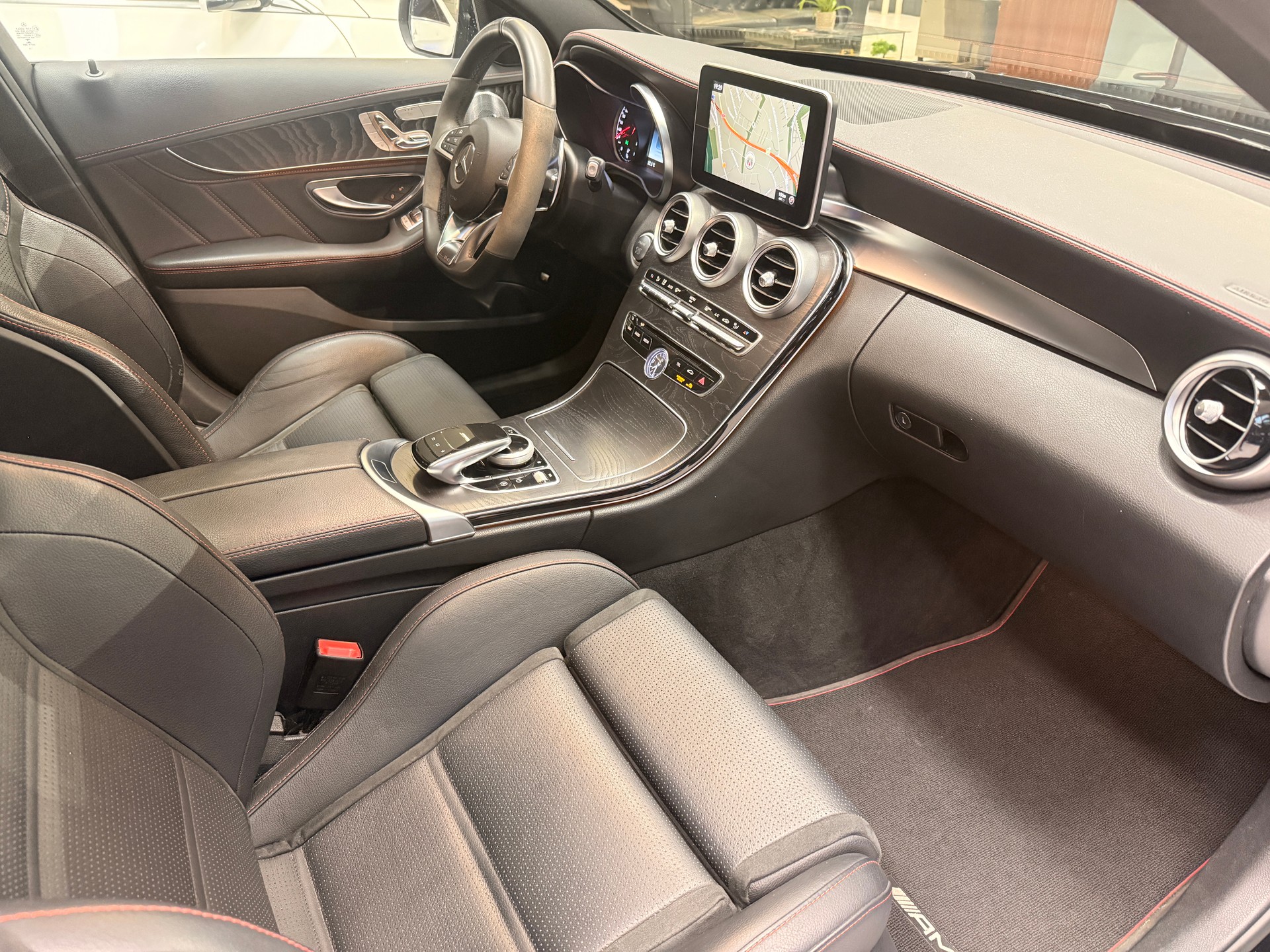 MERCEDES-BENZ C 450 AMG (C43) 4matic-image-8