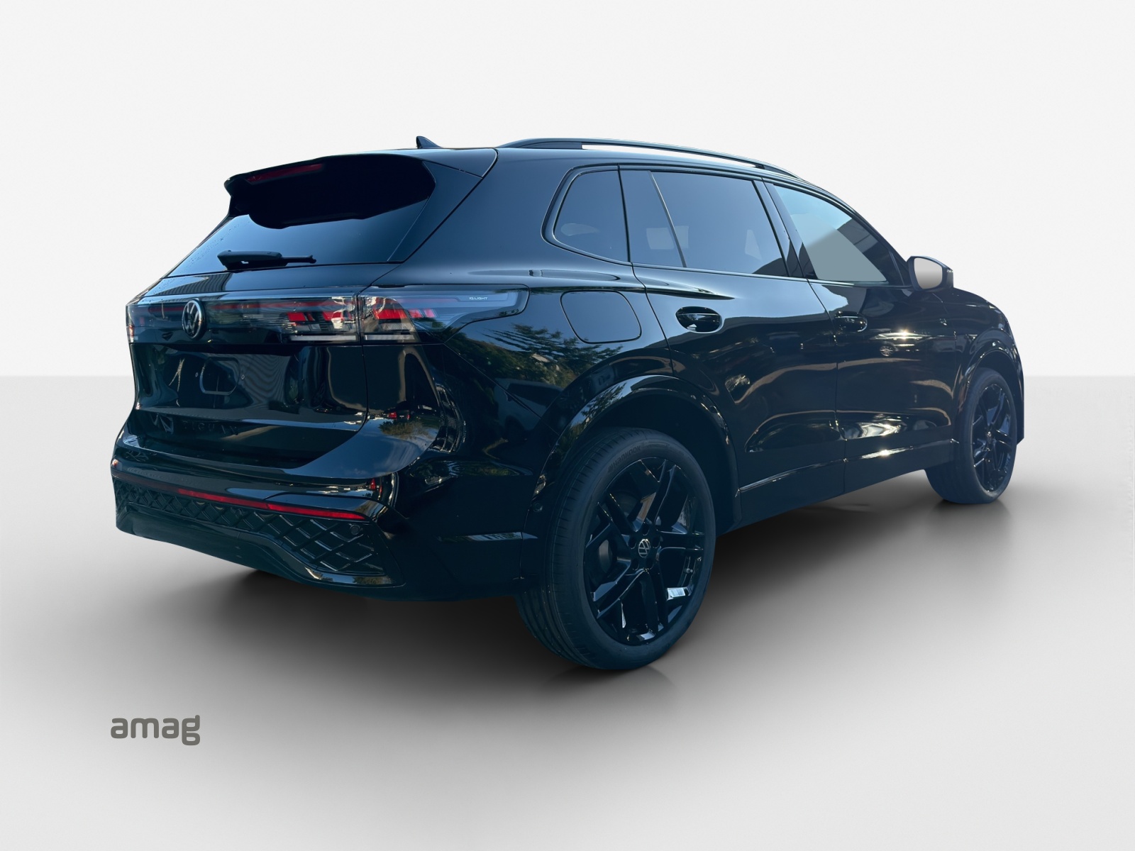 VW Tiguan 2.0 TSI DSG R-Line 4Motion-image-4