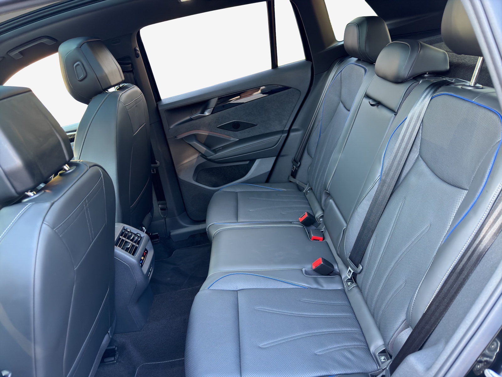 VW Tiguan 2.0 TSI DSG R-Line 4Motion-image-11