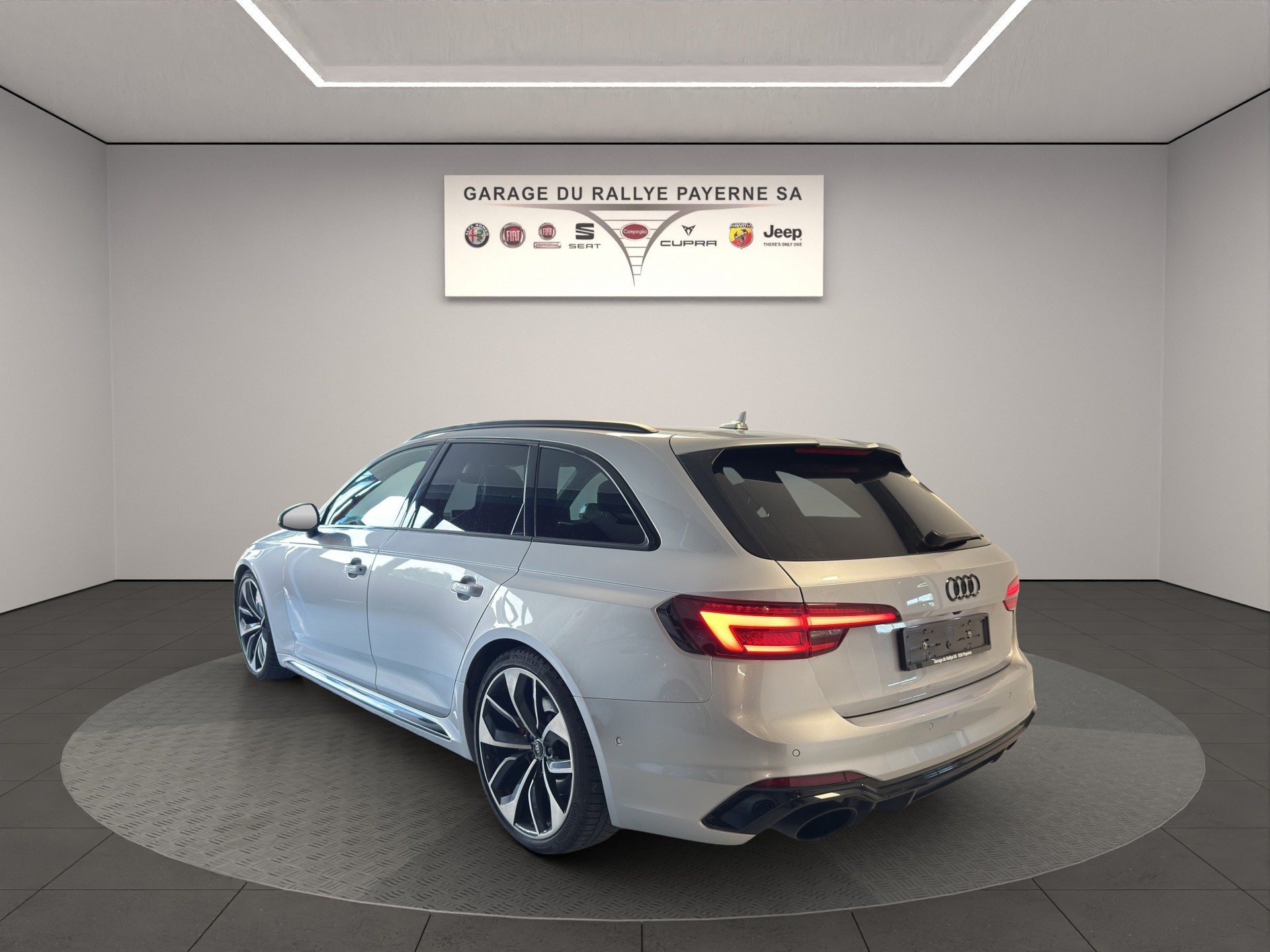 AUDI RS4 Avant 2.9 TFSI quattro tiptronic-image-2