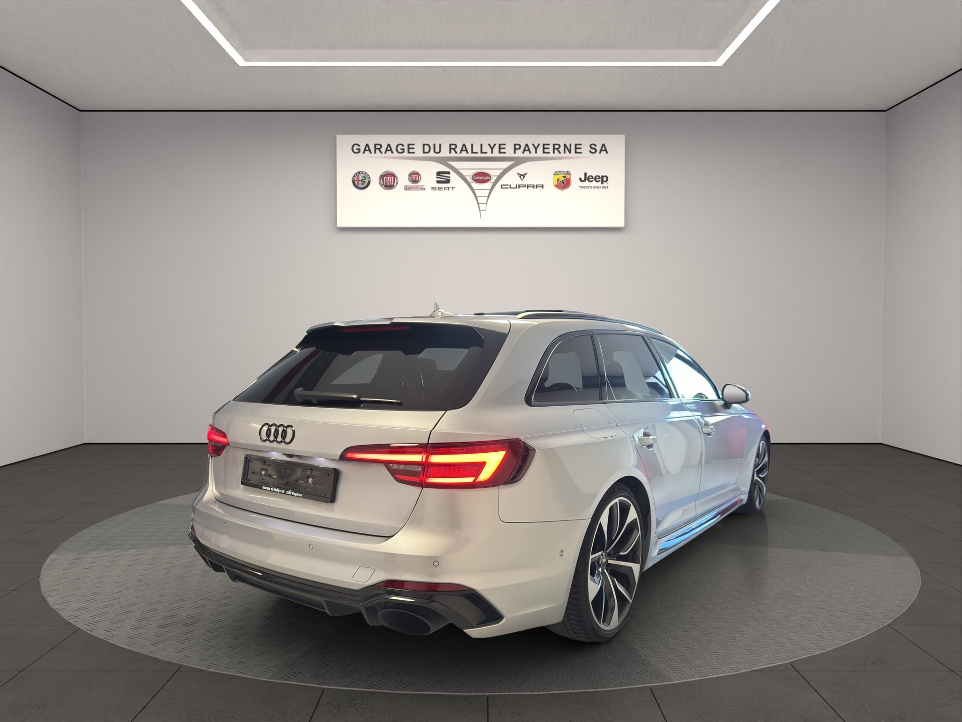 AUDI RS4 Avant 2.9 TFSI quattro tiptronic-image-4
