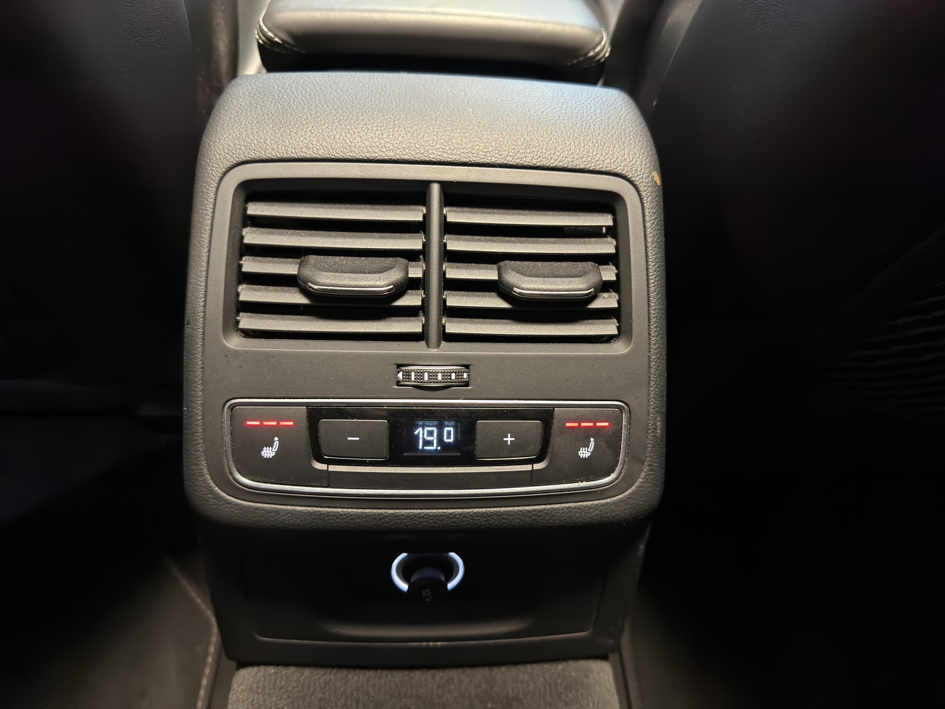 AUDI RS4 Avant 2.9 TFSI quattro tiptronic-image-12
