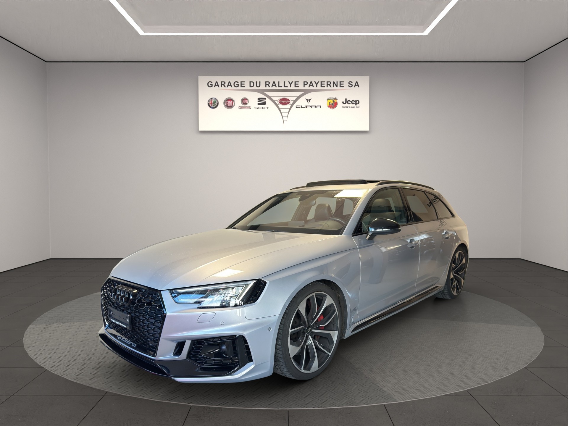 AUDI RS4 Avant 2.9 TFSI quattro tiptronic-image-1