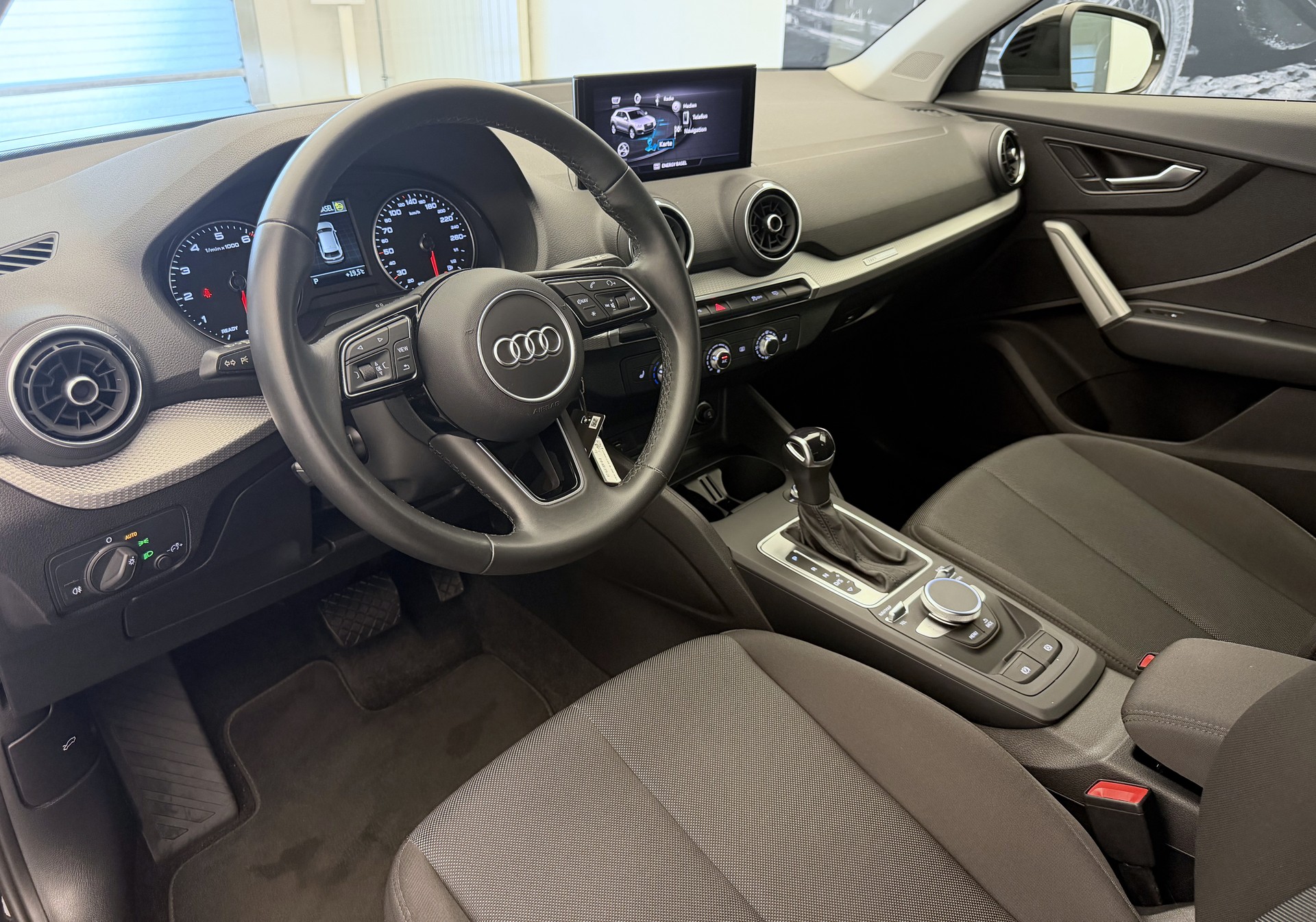 AUDI Q2 35 TFSI advanced S-tronic-image-6