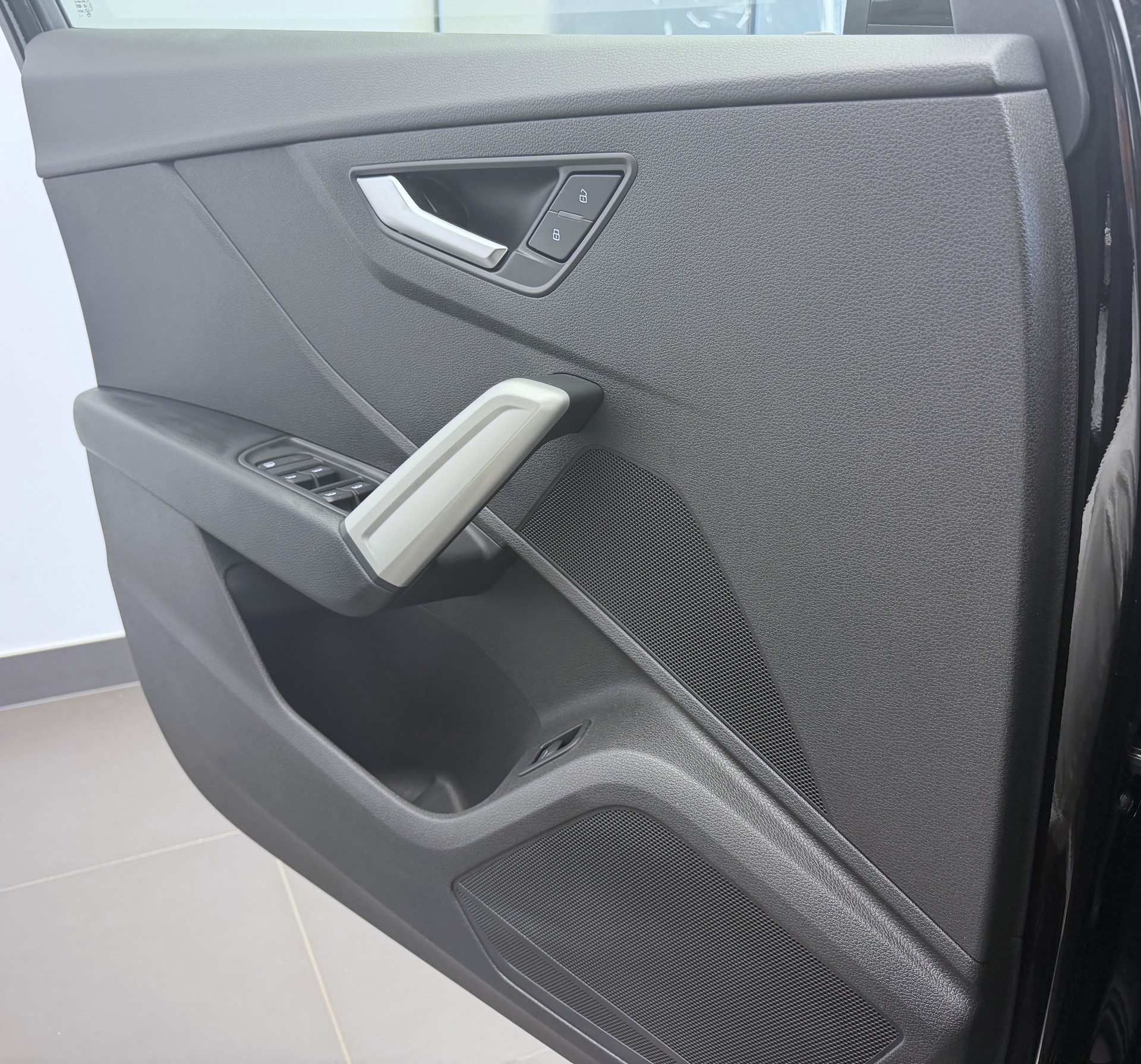 AUDI Q2 35 TFSI advanced S-tronic-image-4