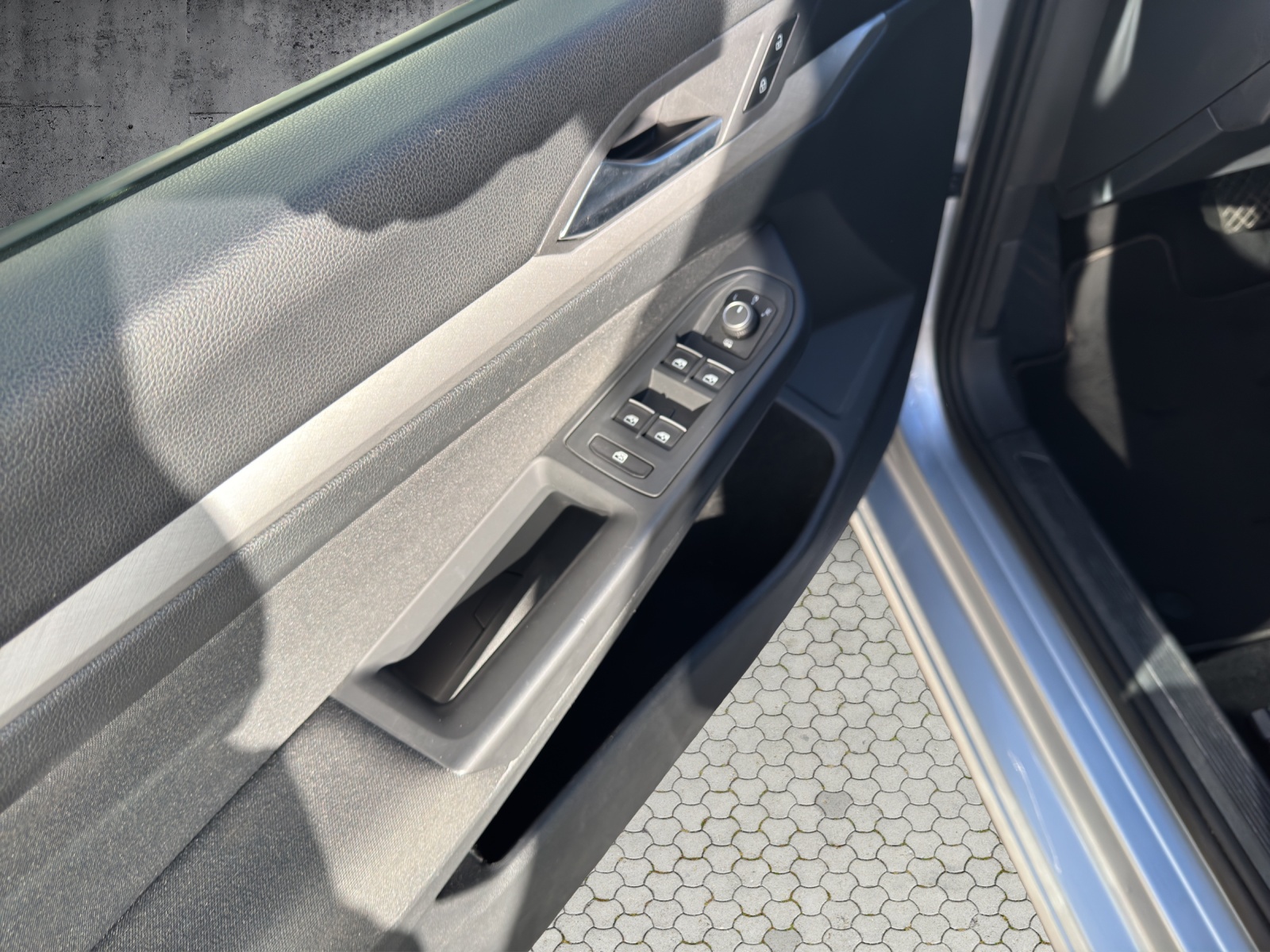 VW Golf Variant 1.0 eTSI mHEV Life DSG-image-16
