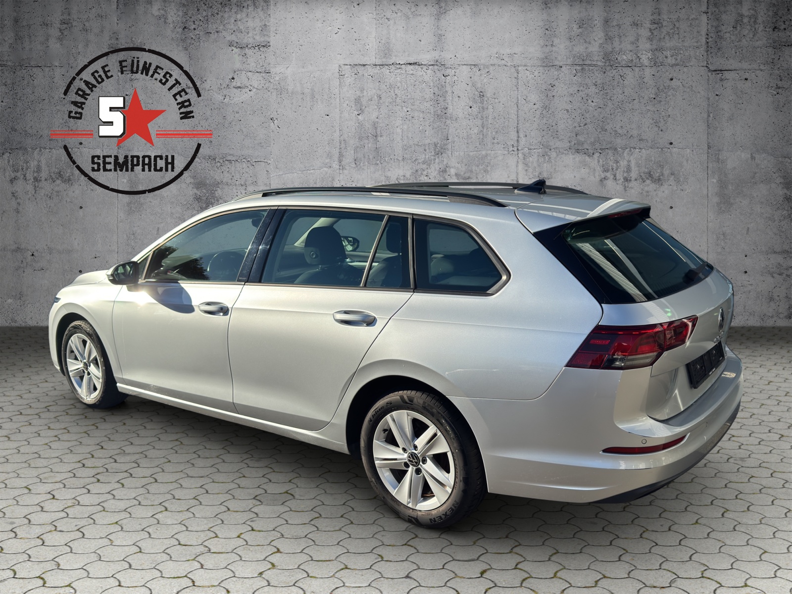 VW Golf Variant 1.0 eTSI mHEV Life DSG-image-2