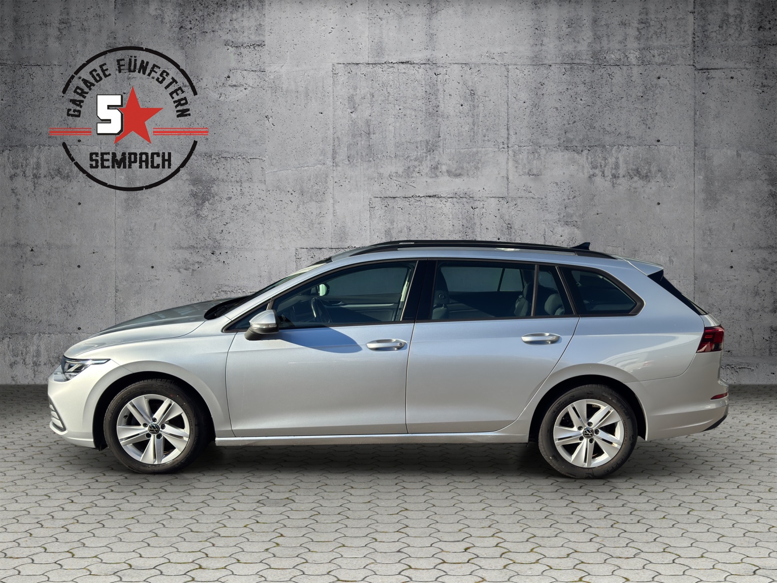 VW Golf Variant 1.0 eTSI mHEV Life DSG-image-1