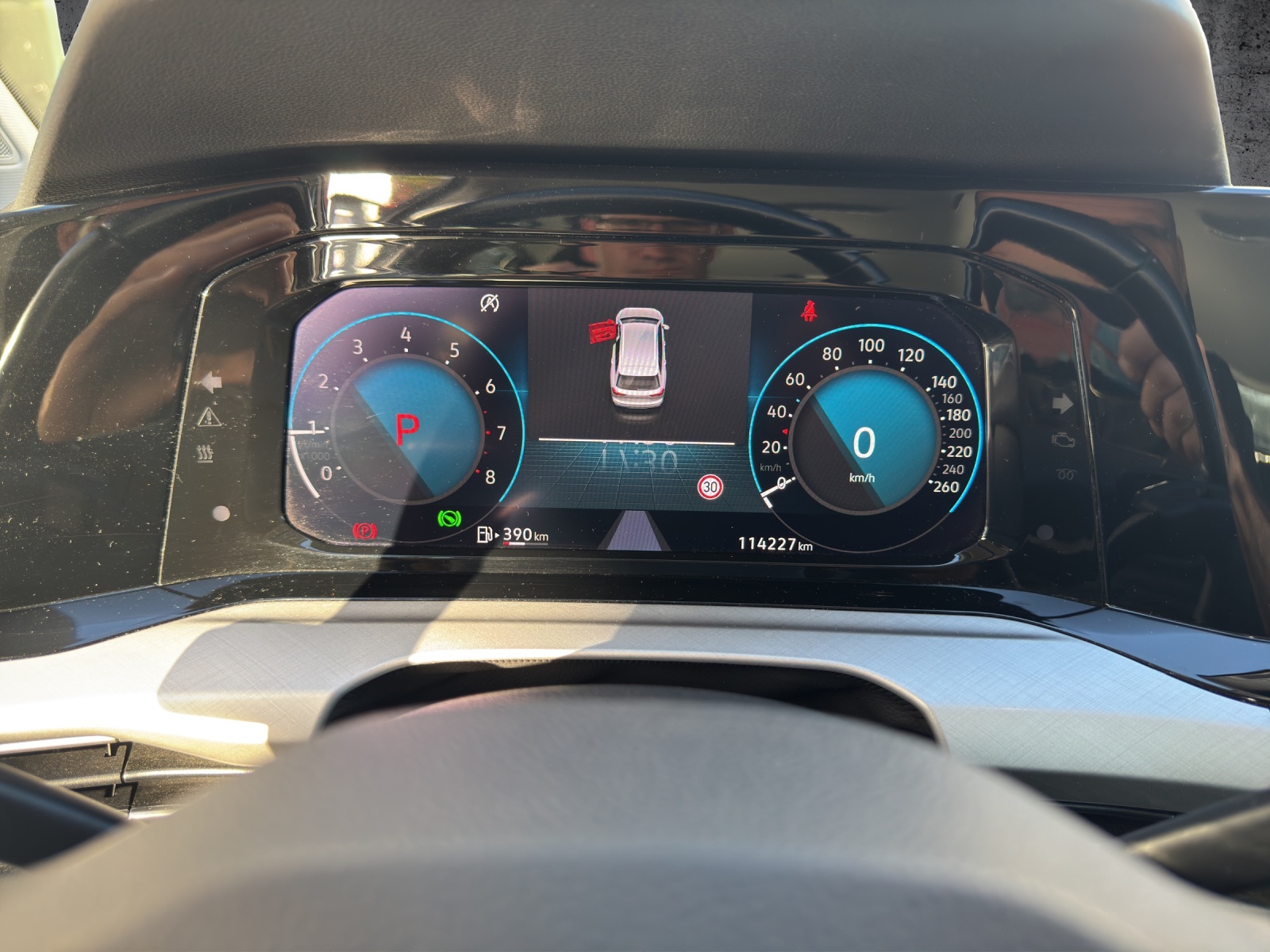 VW Golf Variant 1.0 eTSI mHEV Life DSG-image-10