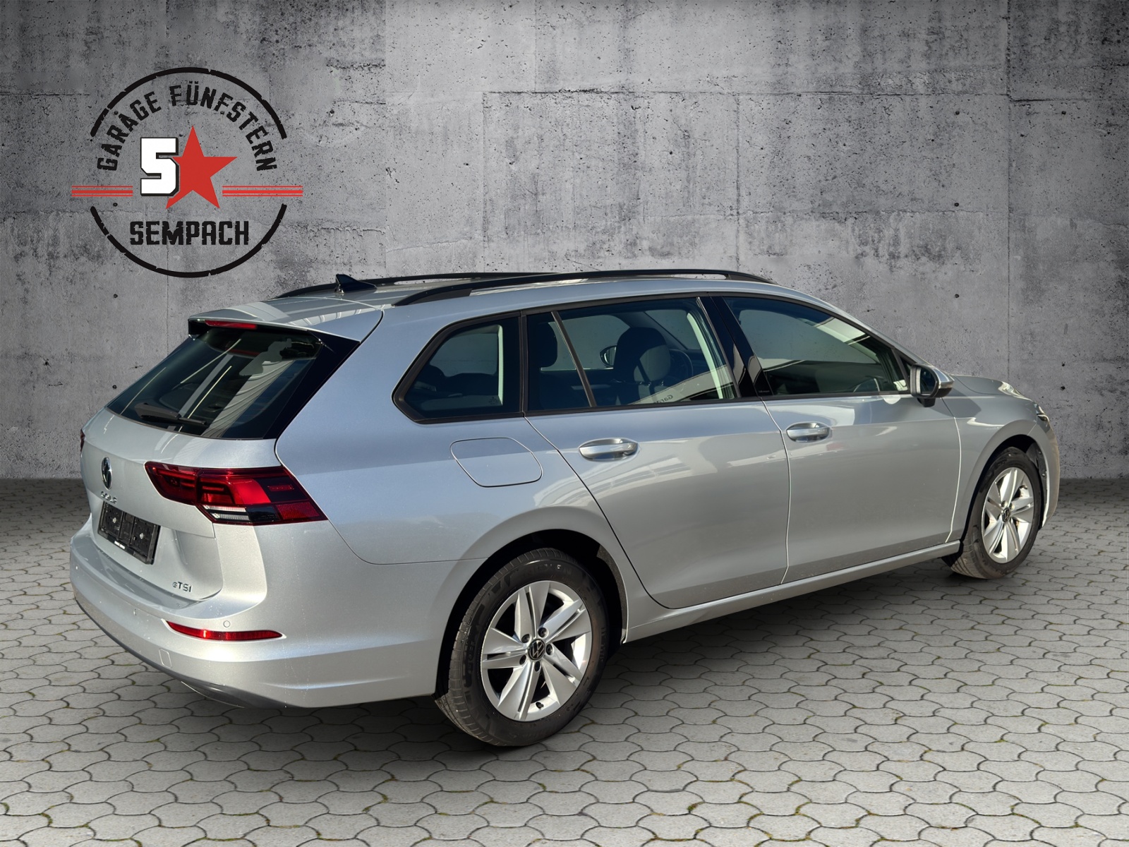 VW Golf Variant 1.0 eTSI mHEV Life DSG-image-4
