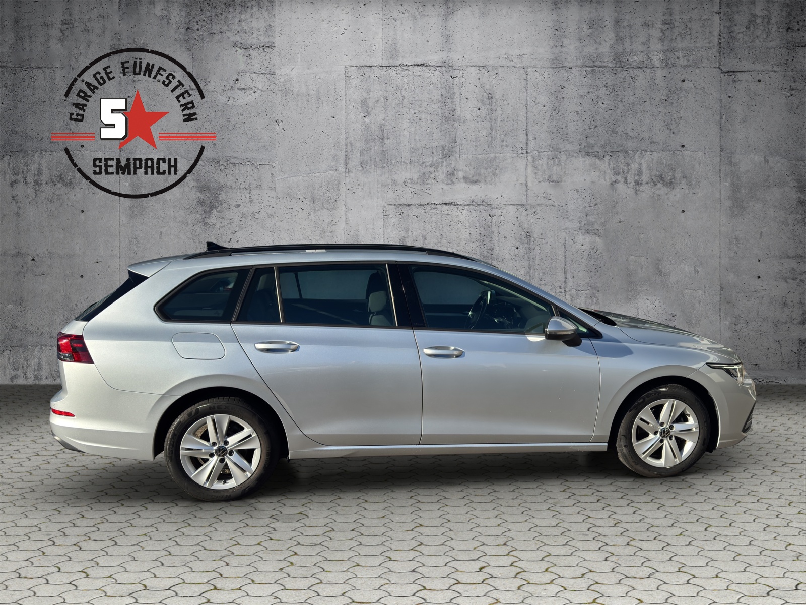 VW Golf Variant 1.0 eTSI mHEV Life DSG-image-5