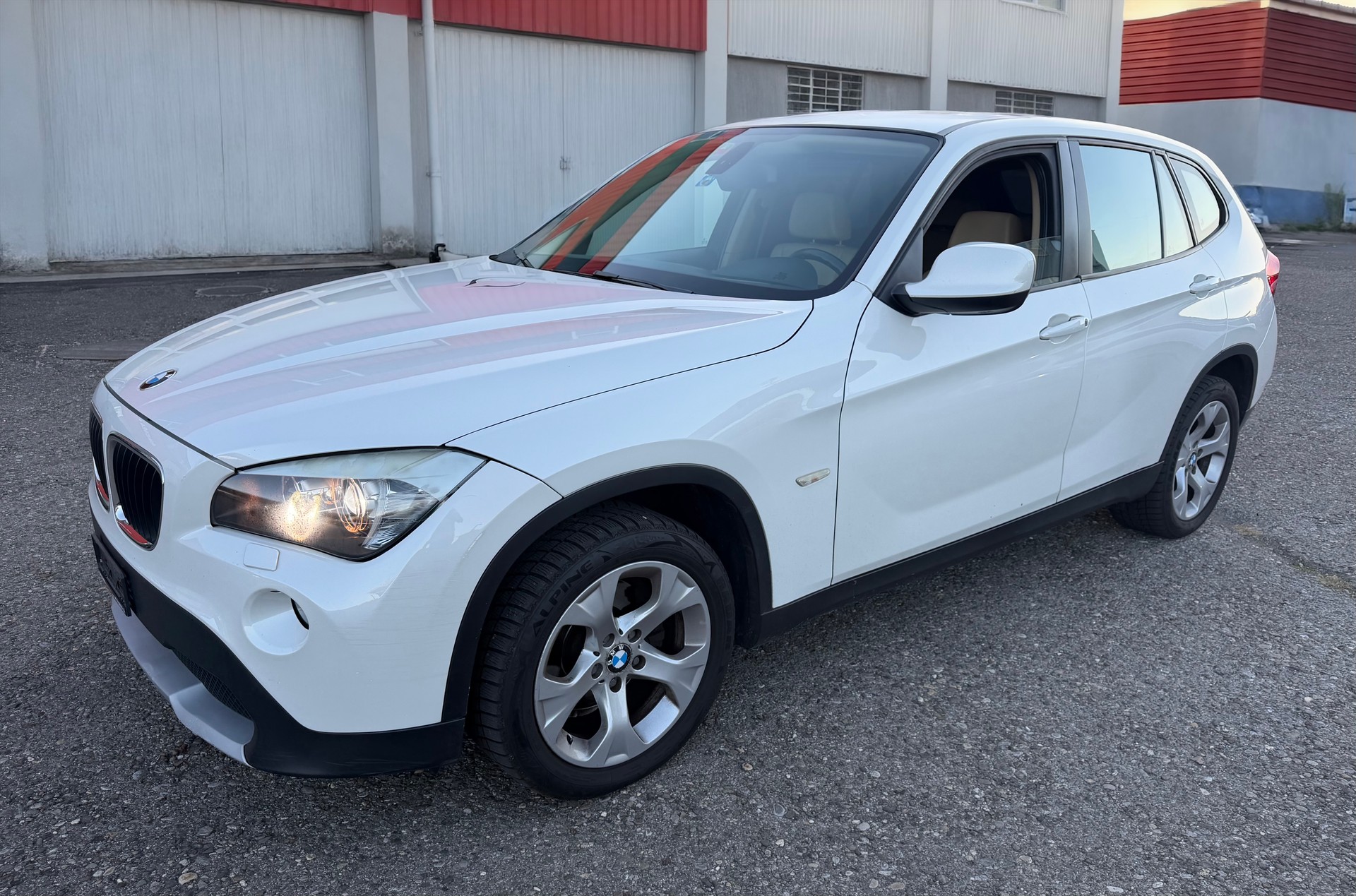 BMW X1 sDrive 18i-image-2