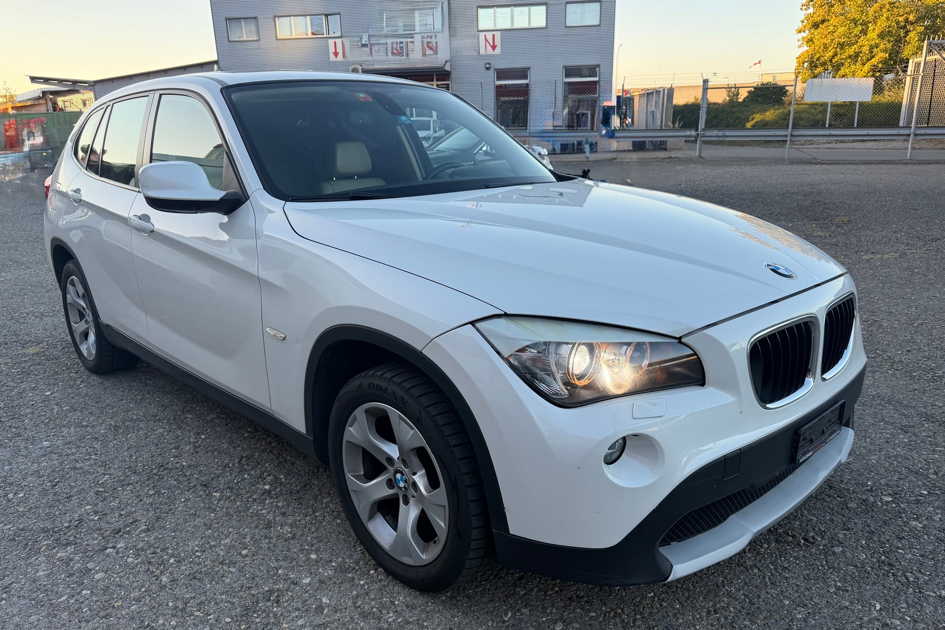 BMW X1 sDrive 18i-image-1