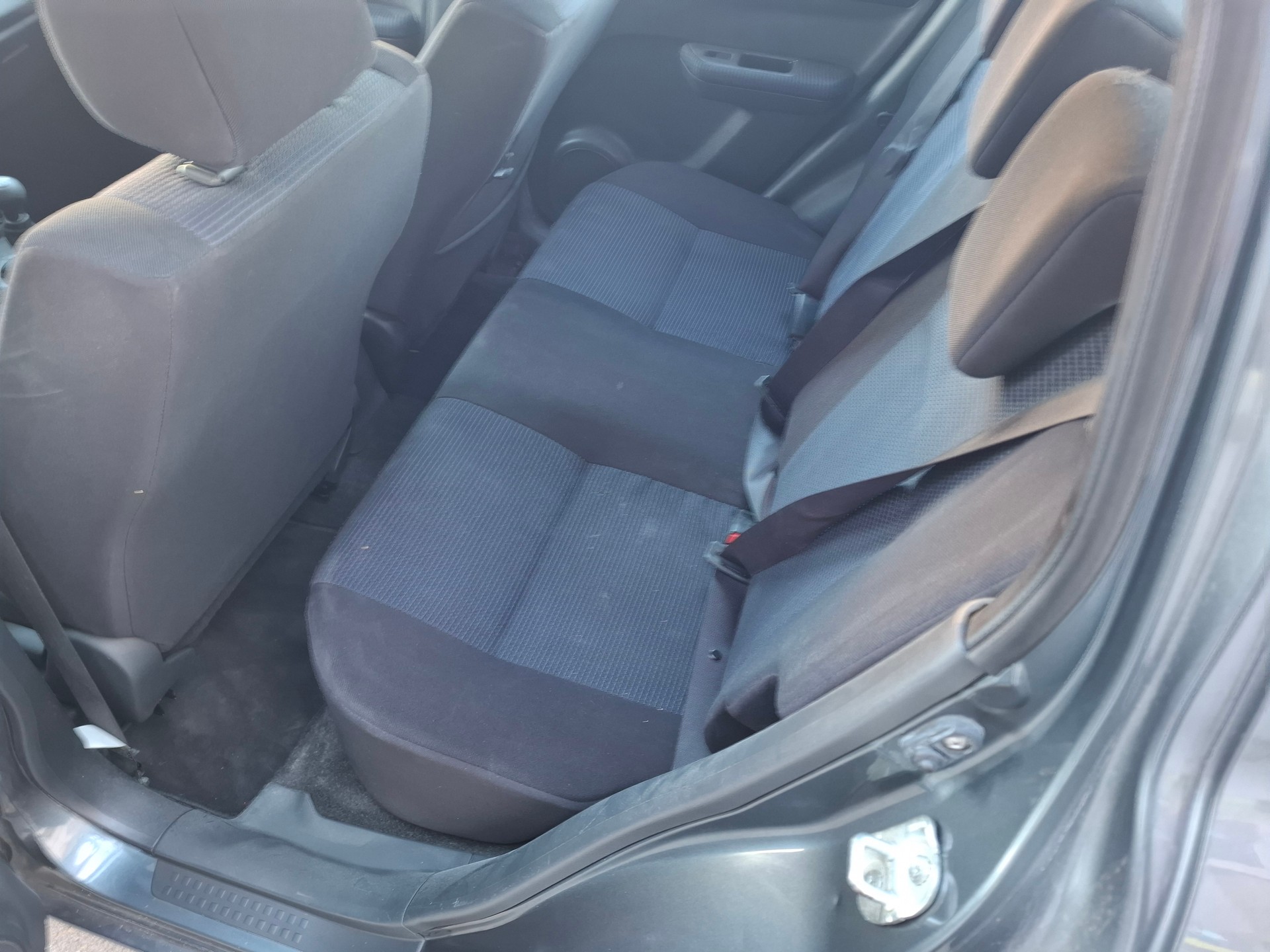 SUZUKI Swift 1.3i 16V GL-image-7
