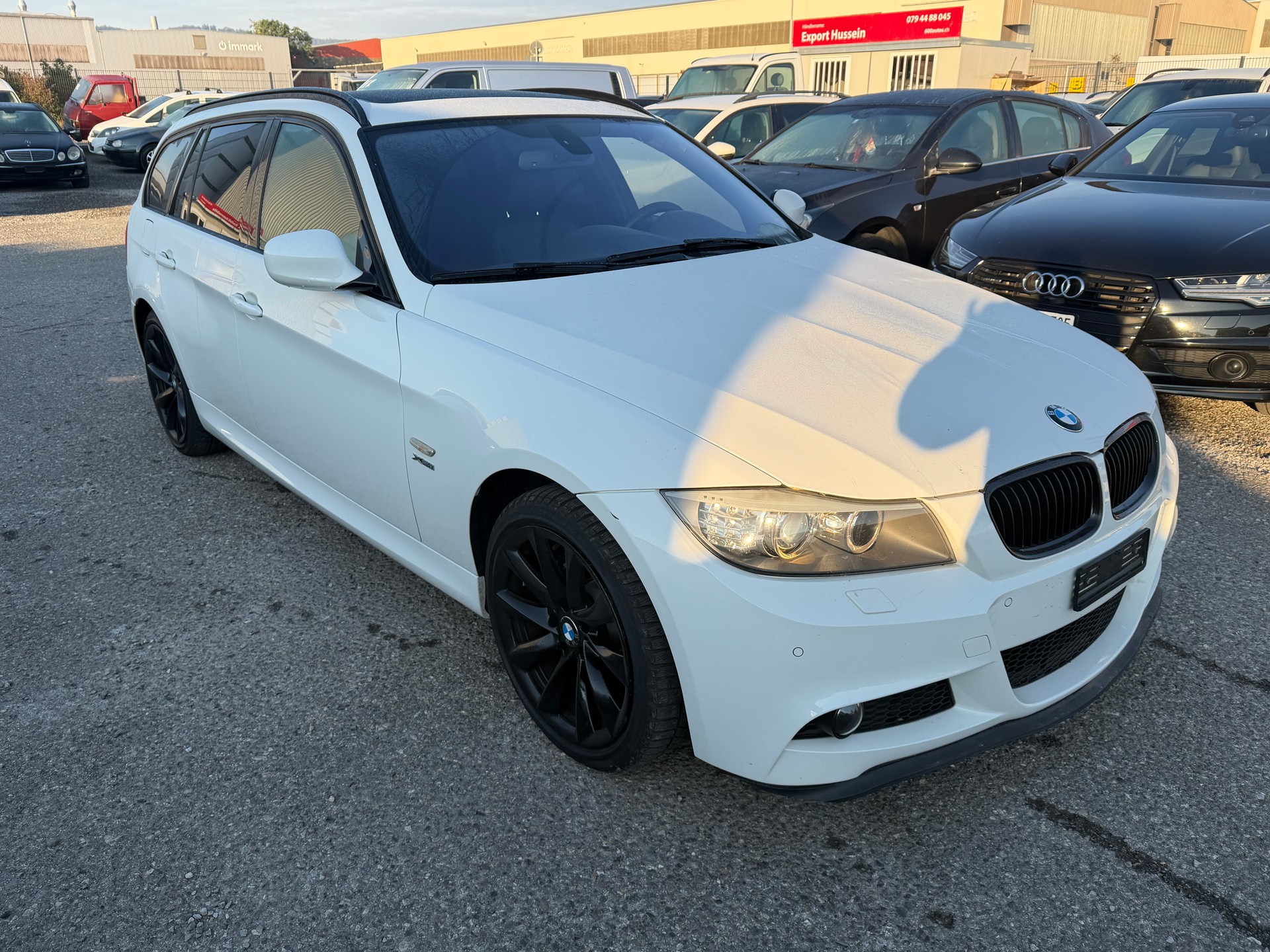 BMW 320d xDrive Touring-image-2