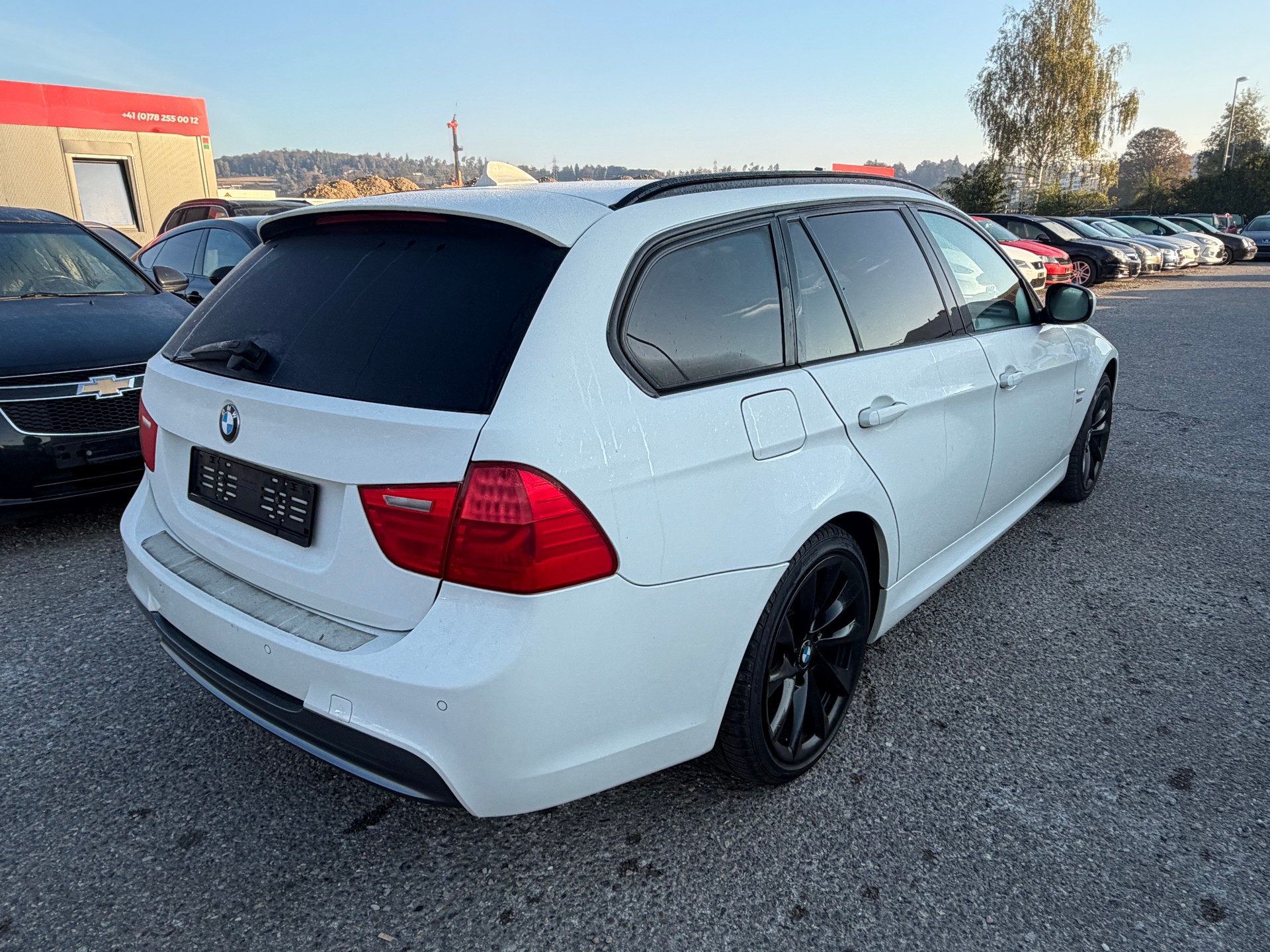 BMW 320d xDrive Touring-image-3