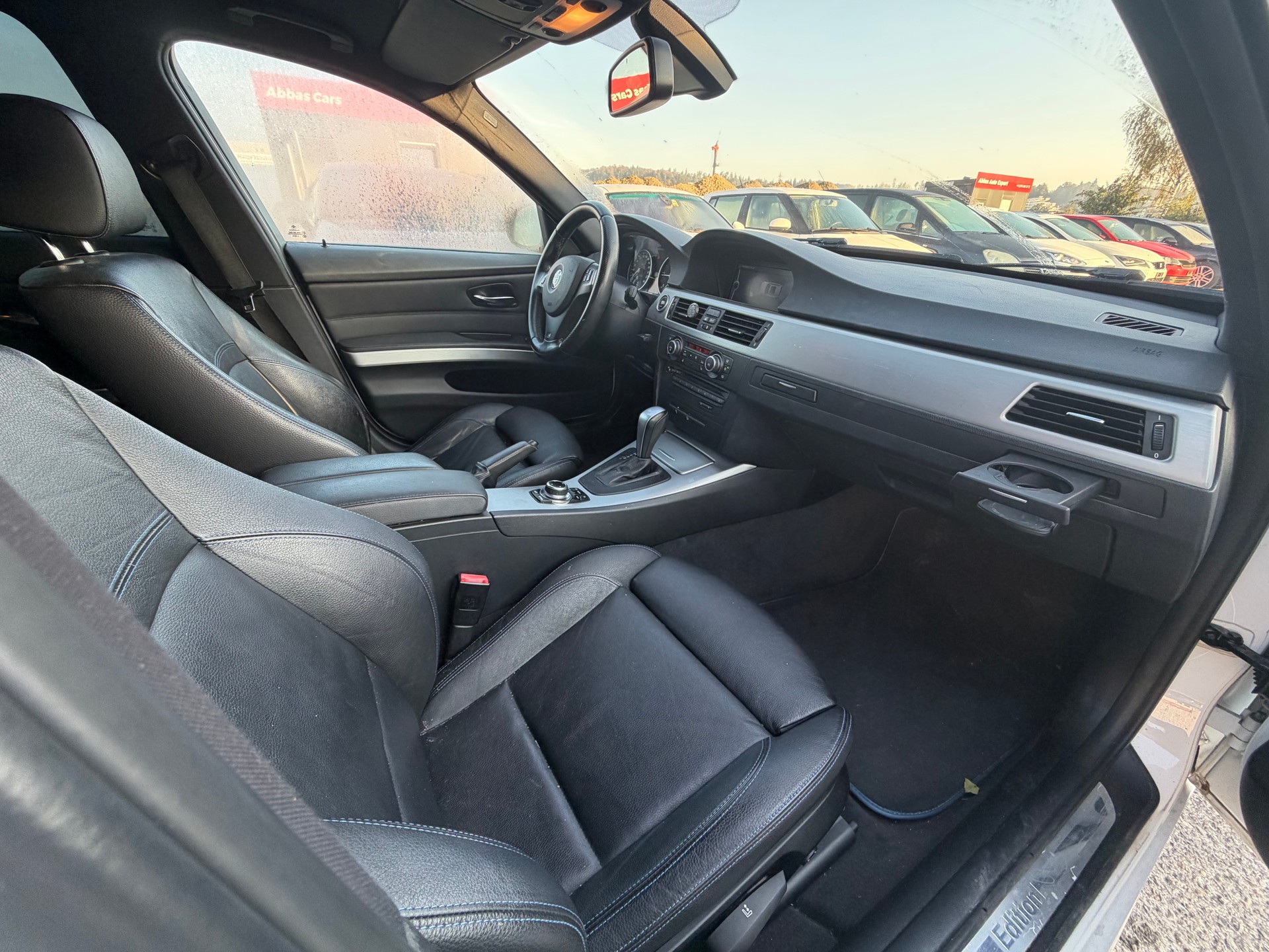 BMW 320d xDrive Touring-image-8