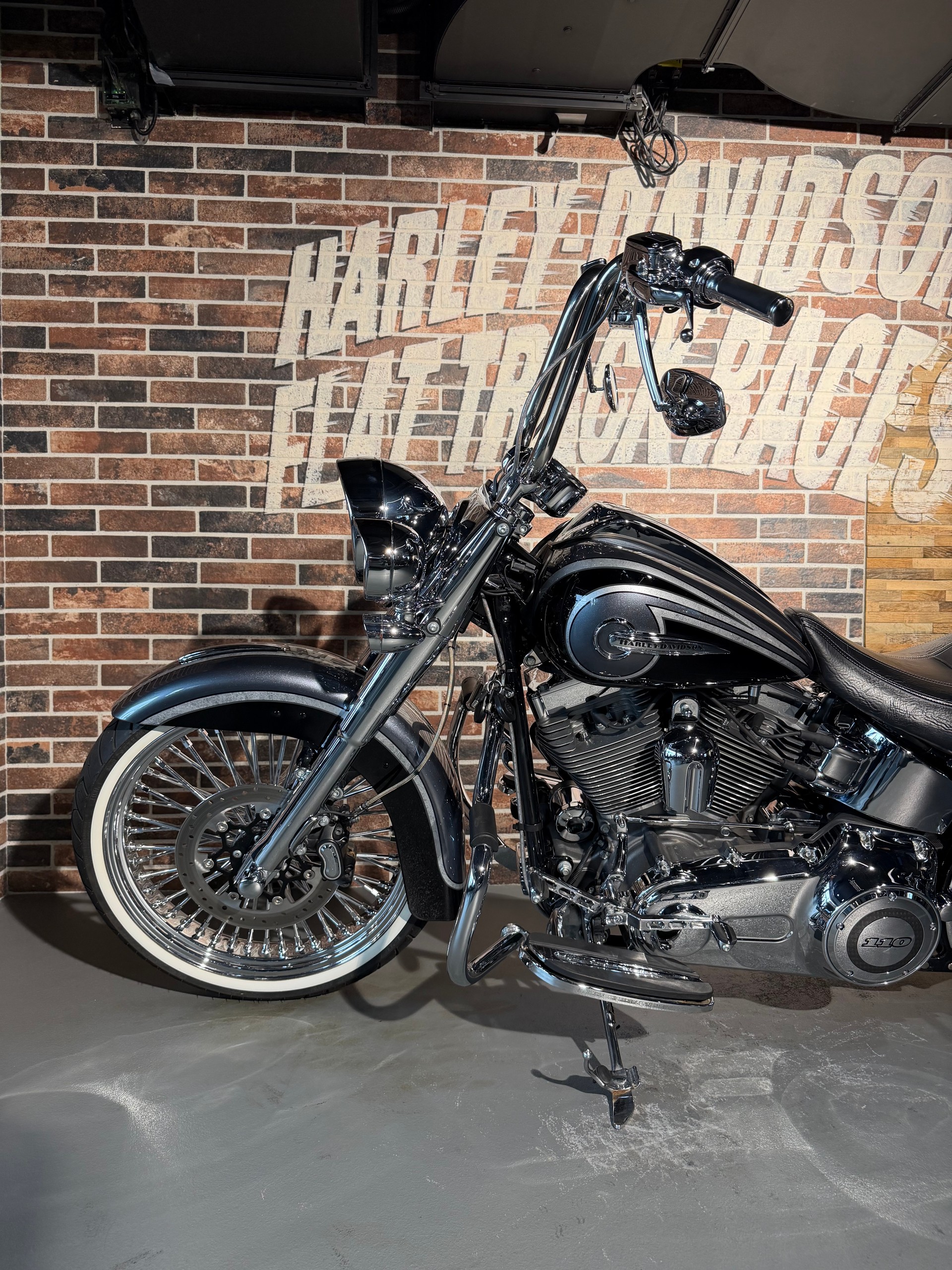 HARLEY-DAVIDSON FLSTNSE Softail Deluxe ABS CVO-image-4