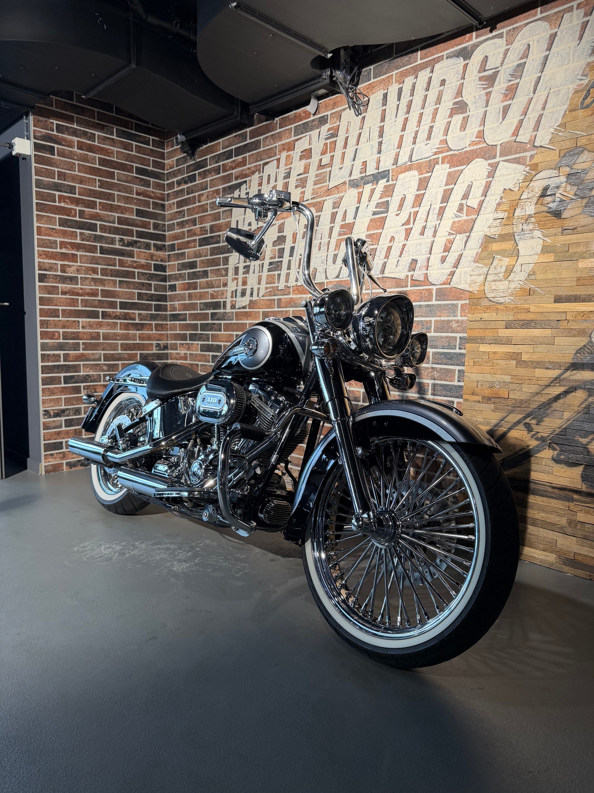 HARLEY-DAVIDSON FLSTNSE Softail Deluxe ABS CVO-image-9