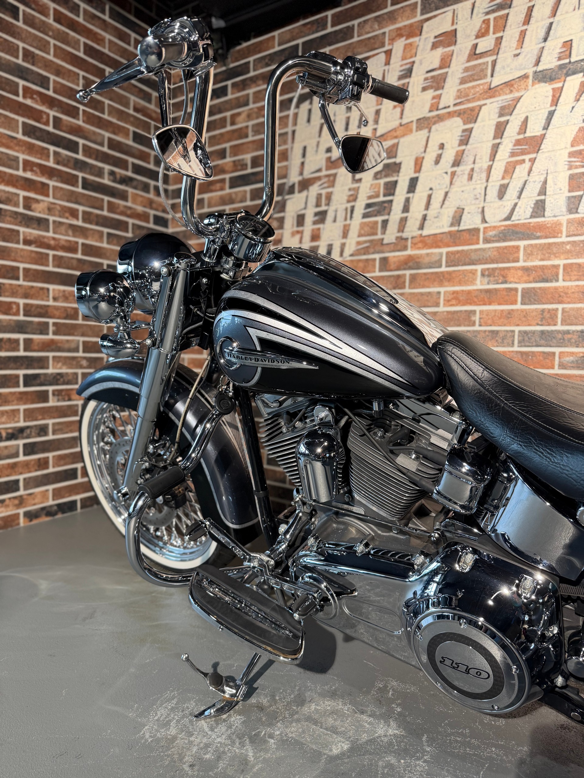 HARLEY-DAVIDSON FLSTNSE Softail Deluxe ABS CVO-showroom-element-2
