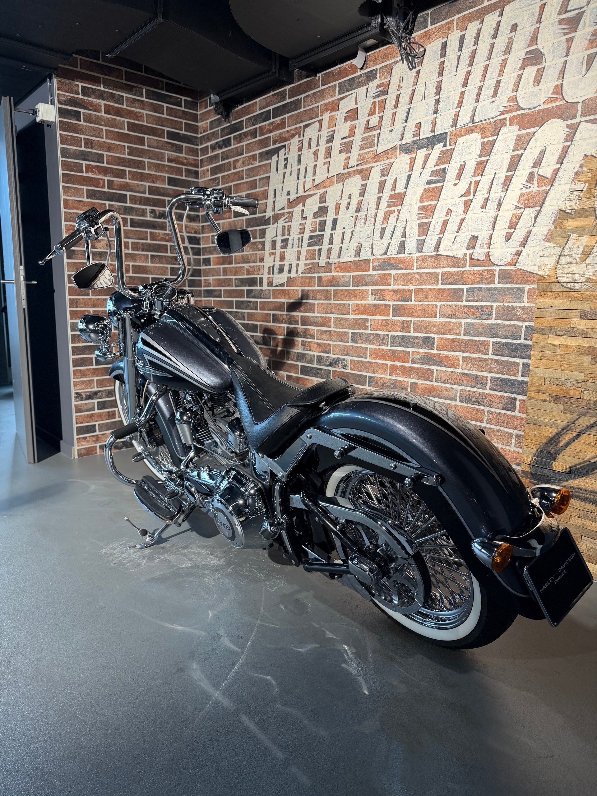 HARLEY-DAVIDSON FLSTNSE Softail Deluxe ABS CVO-image-5
