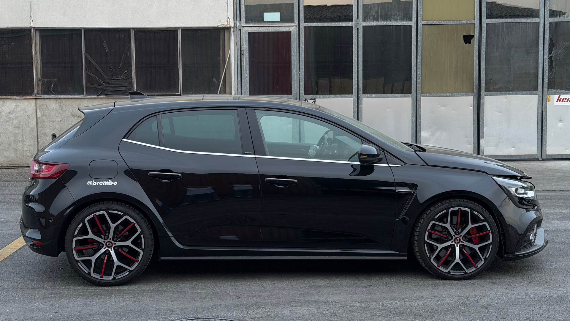 RENAULT Mégane Trophy 300-image-7