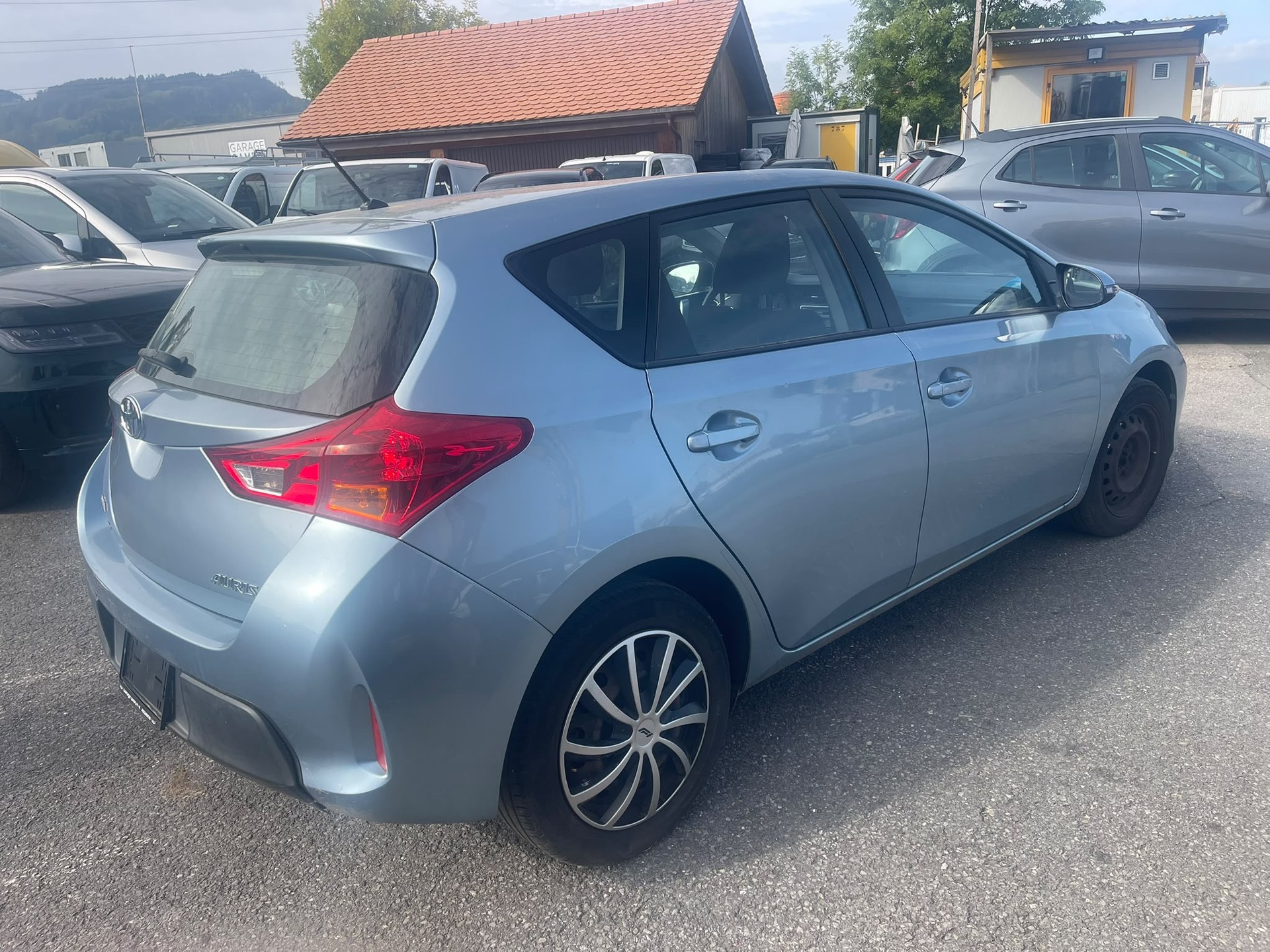 TOYOTA Auris 1.6 Luna-image-1