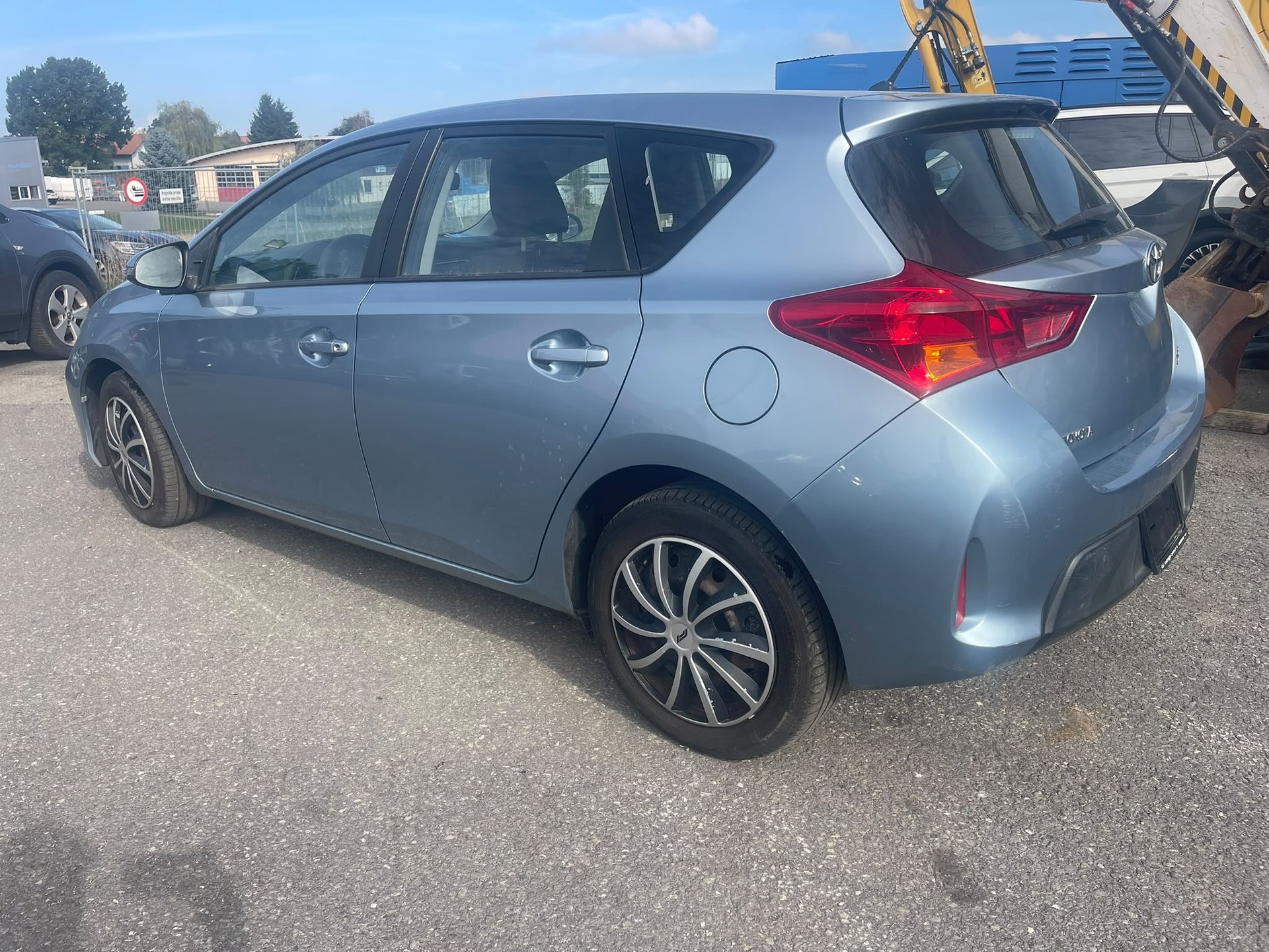 TOYOTA Auris 1.6 Luna-image-3