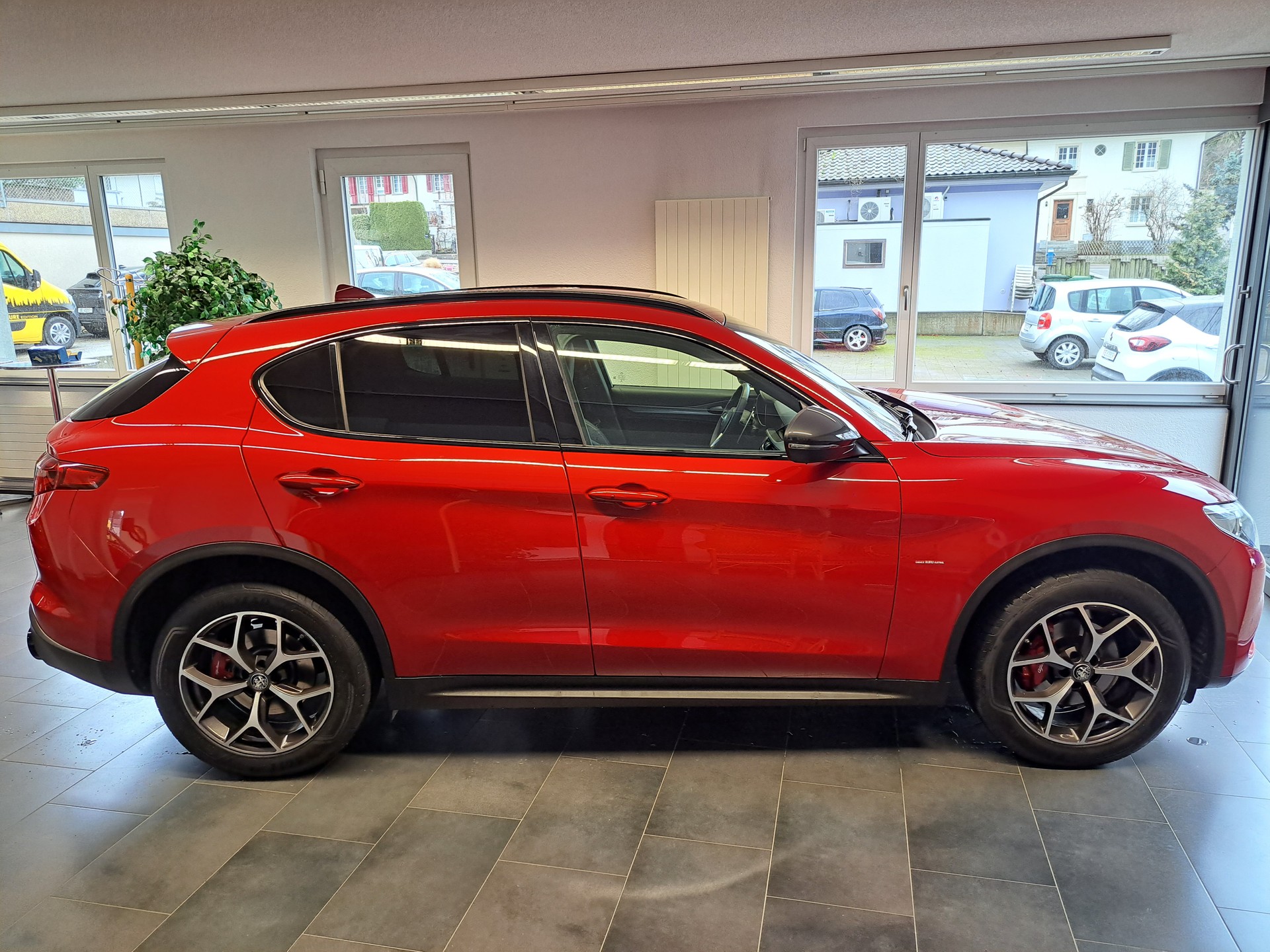 ALFA ROMEO Stelvio 2.0 Sport Q4 Automatic-image-2
