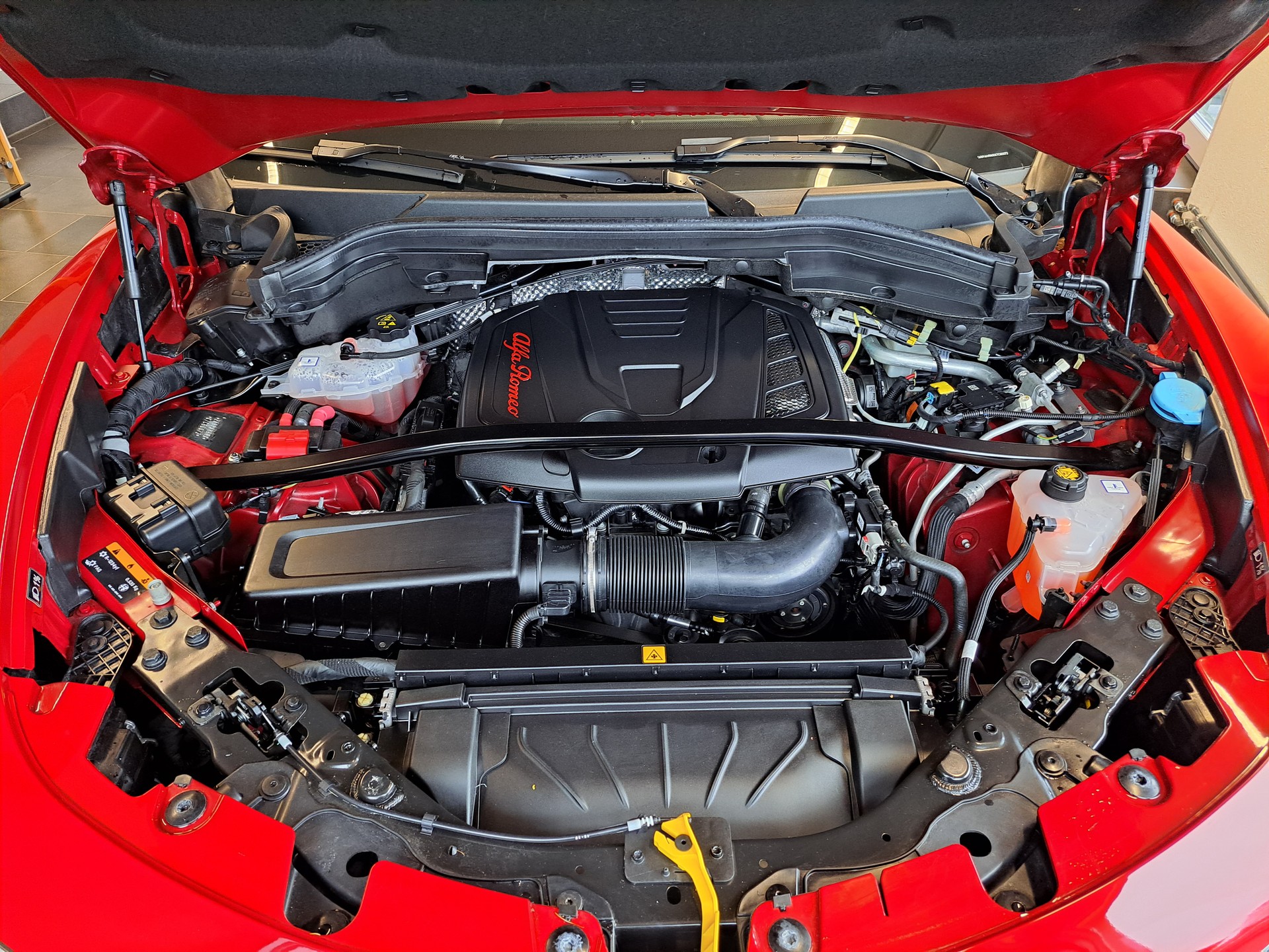 ALFA ROMEO Stelvio 2.0 Sport Q4 Automatic-image-6
