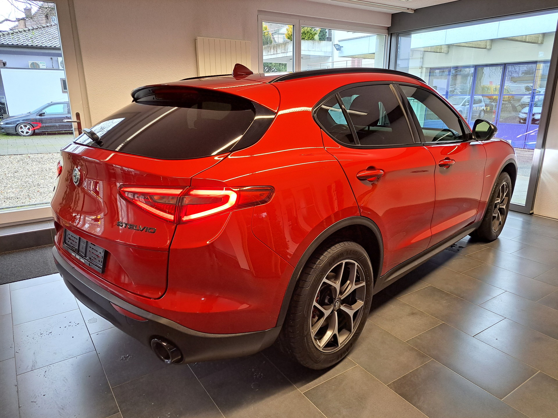 ALFA ROMEO Stelvio 2.0 Sport Q4 Automatic-image-3