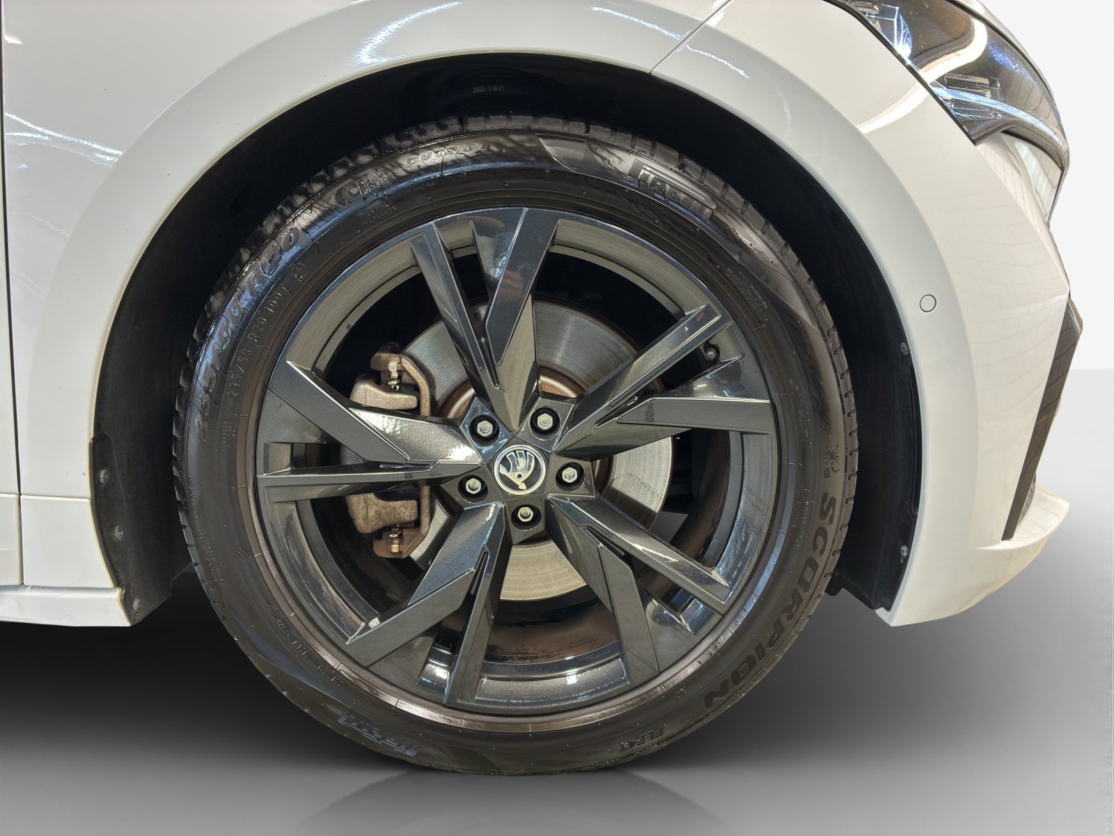 SKODA Enyaq Coupé RS iV 80 4x4-image-13