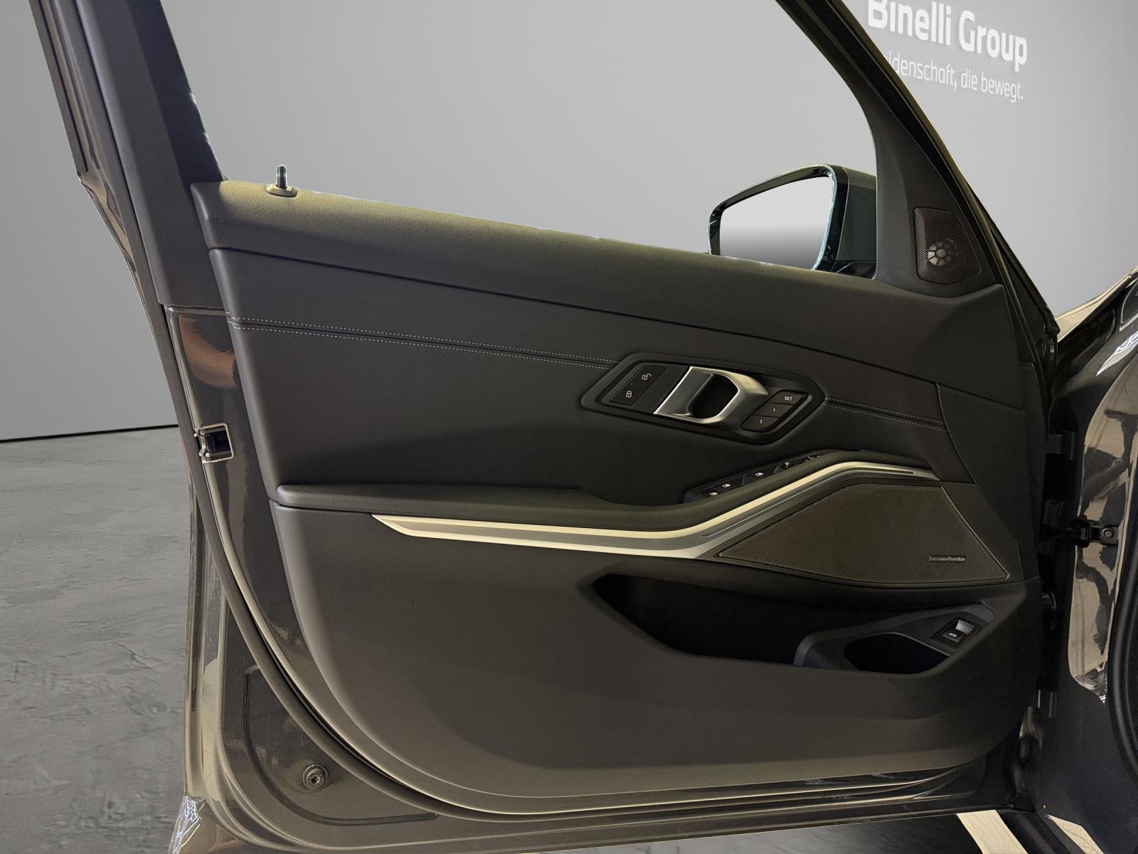 BMW 330i xDrive M-SportPaket Pro-image-8