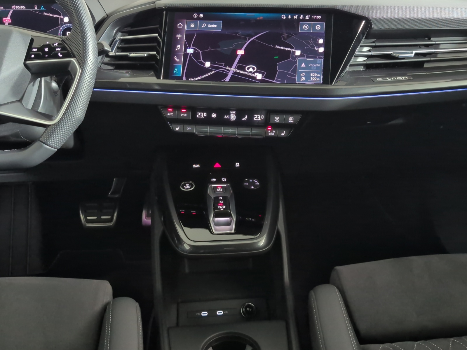 AUDI Q4 e-tron 45 quattro-image-10