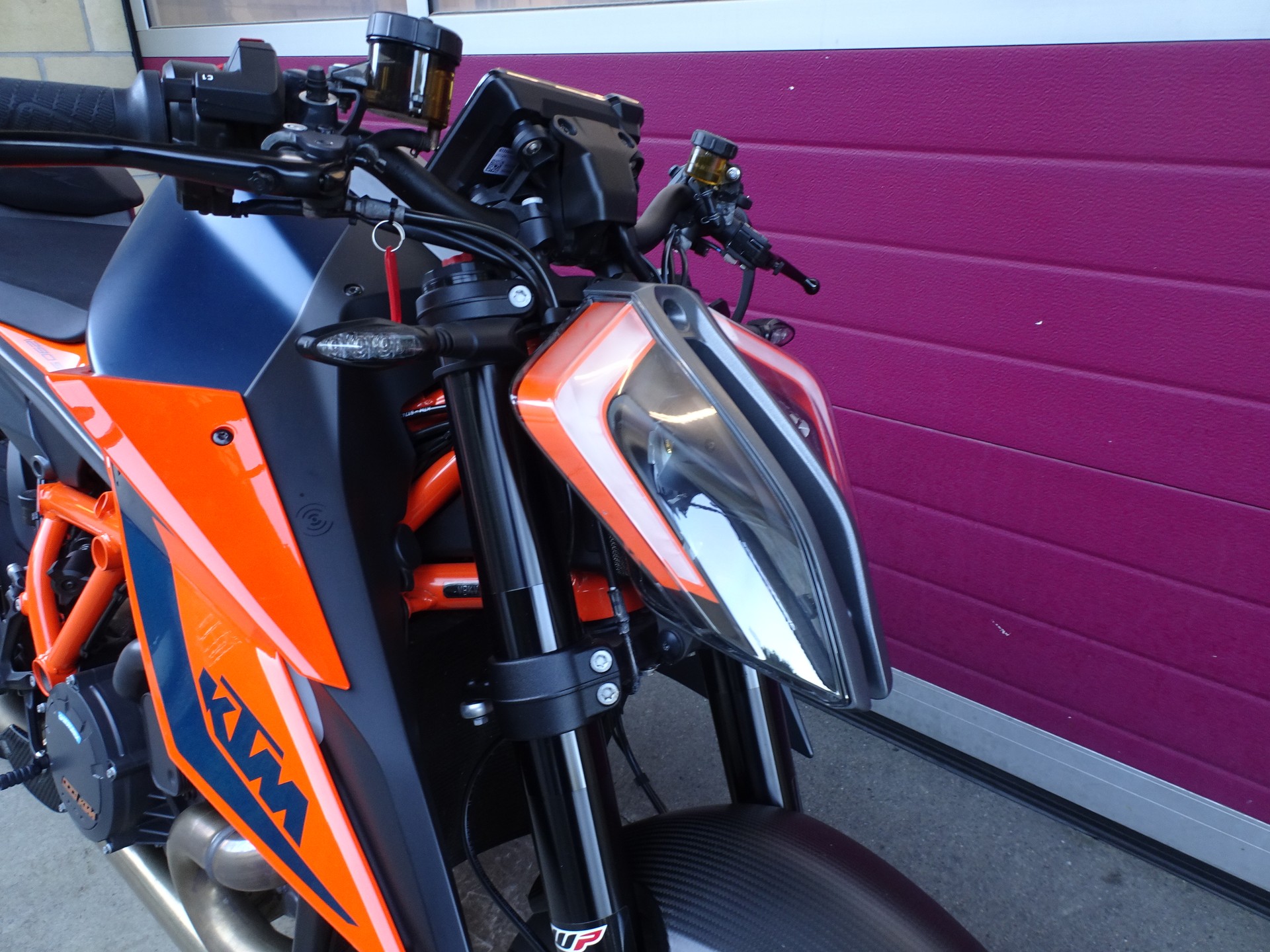 KTM 1290 Super Duke R-image-11