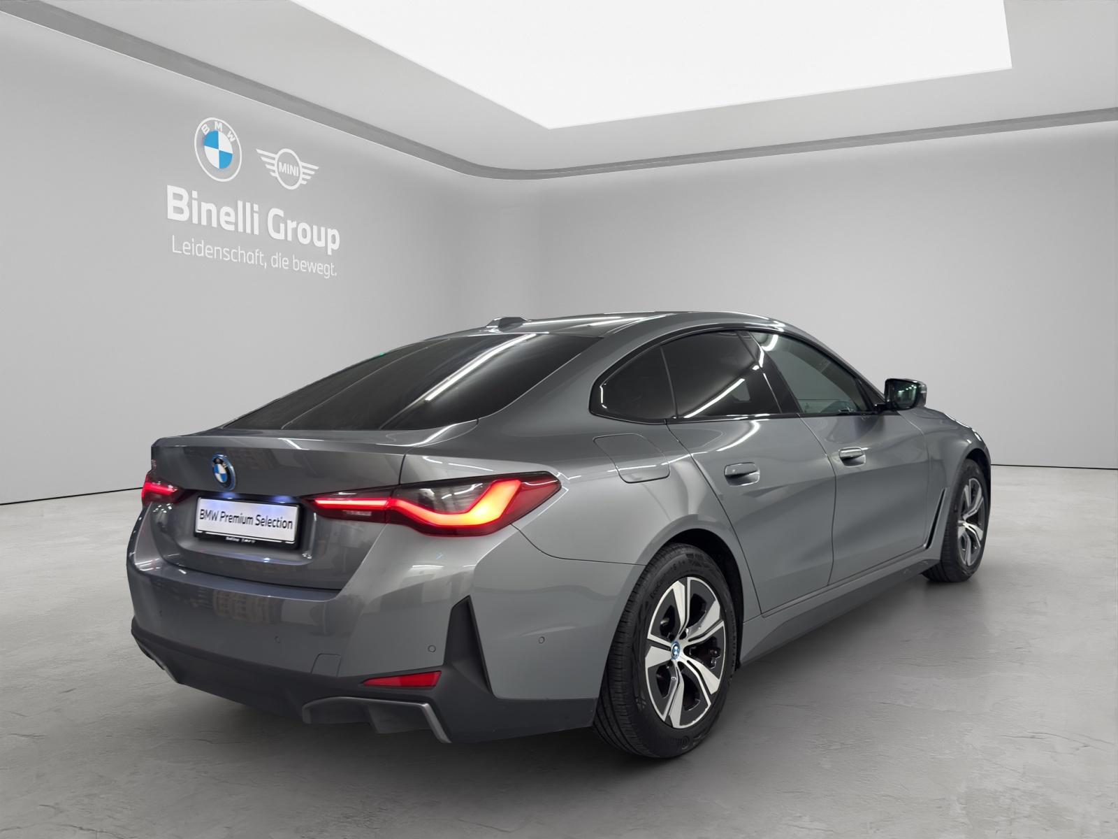 BMW i4 Limousine-image-4