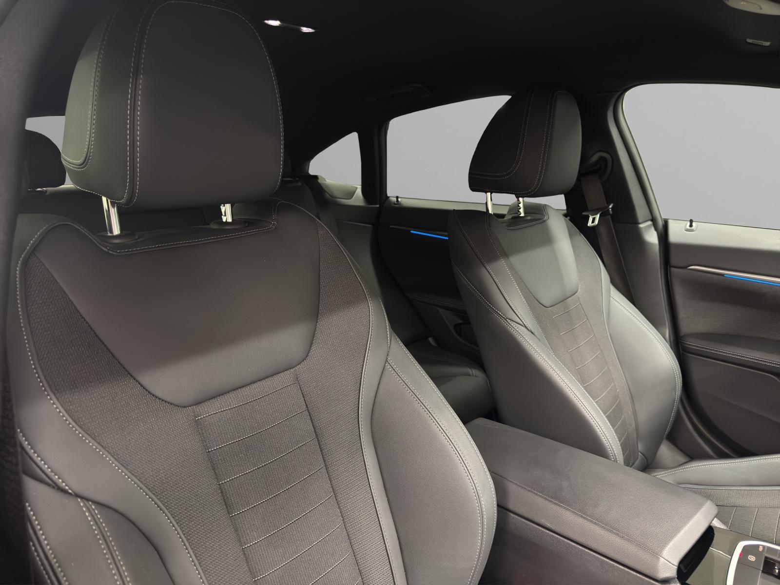 BMW i4 Limousine-image-14