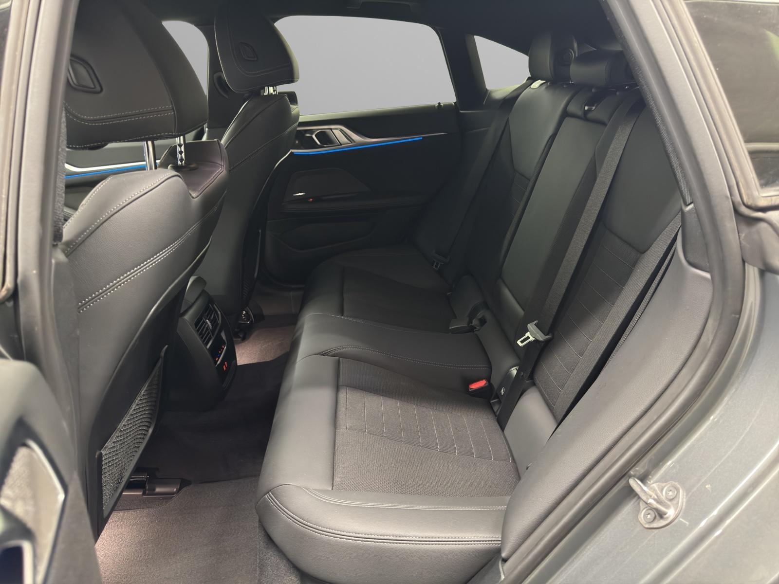 BMW i4 Limousine-image-13